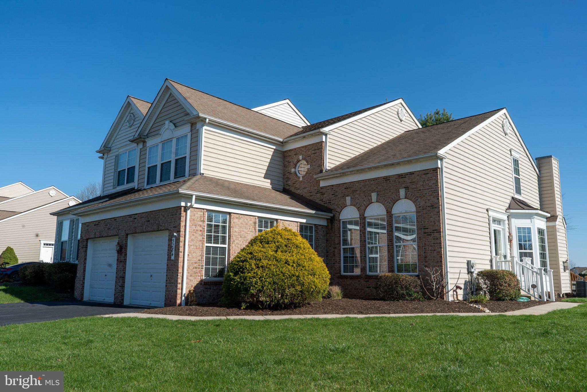 5284 HIGH VISTA DRIVE