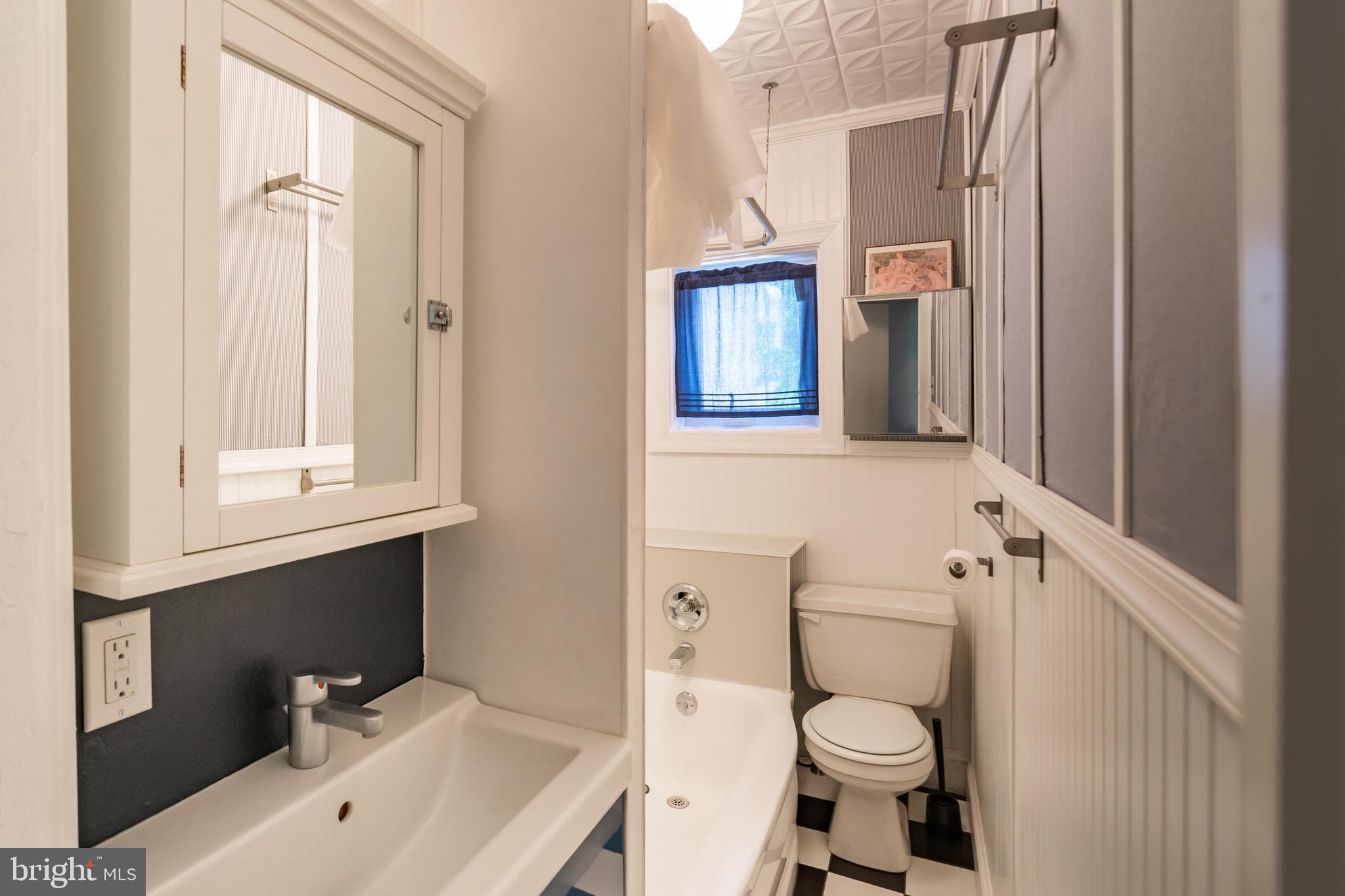 GRADUATE HOSPITAL - Residential Lease
