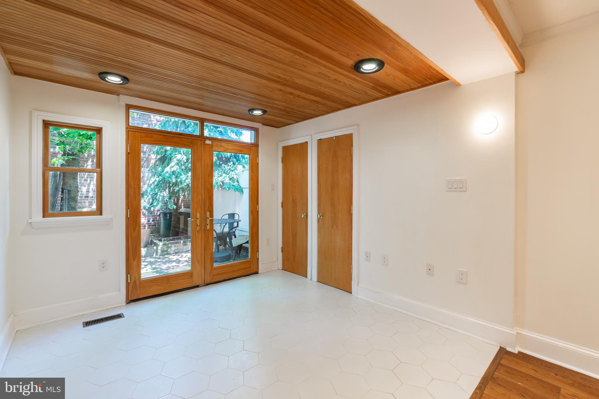 GRADUATE HOSPITAL - Residential Lease