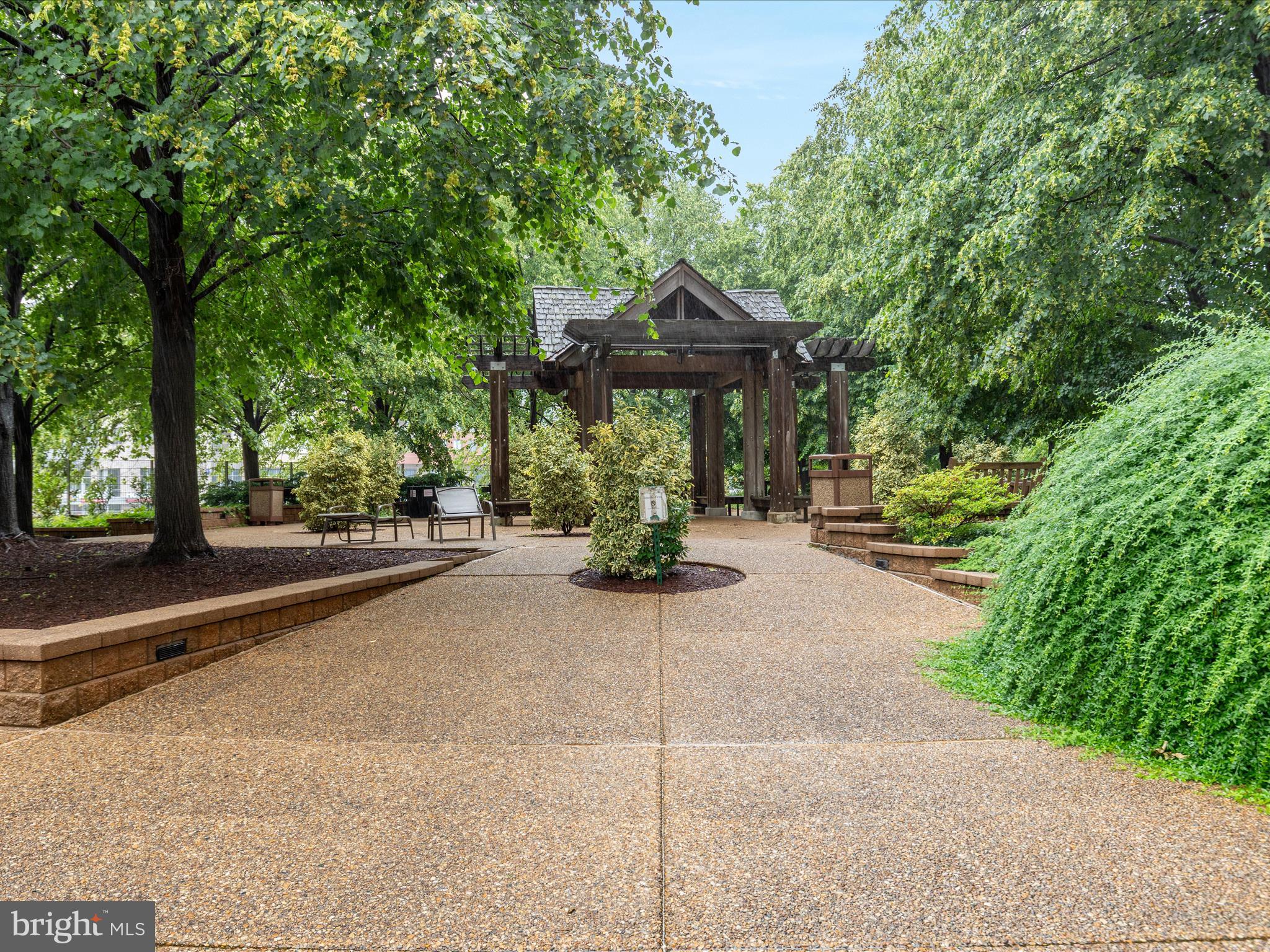 HYDE PARK - Residential