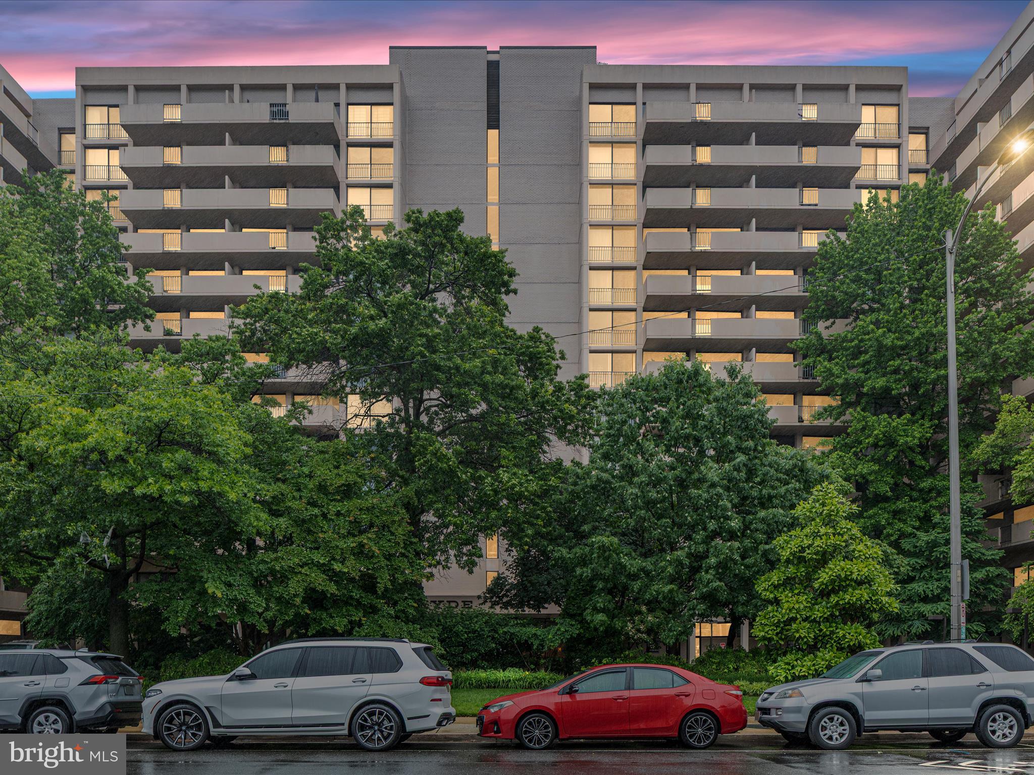 4141 N HENDERSON ROAD N 809
