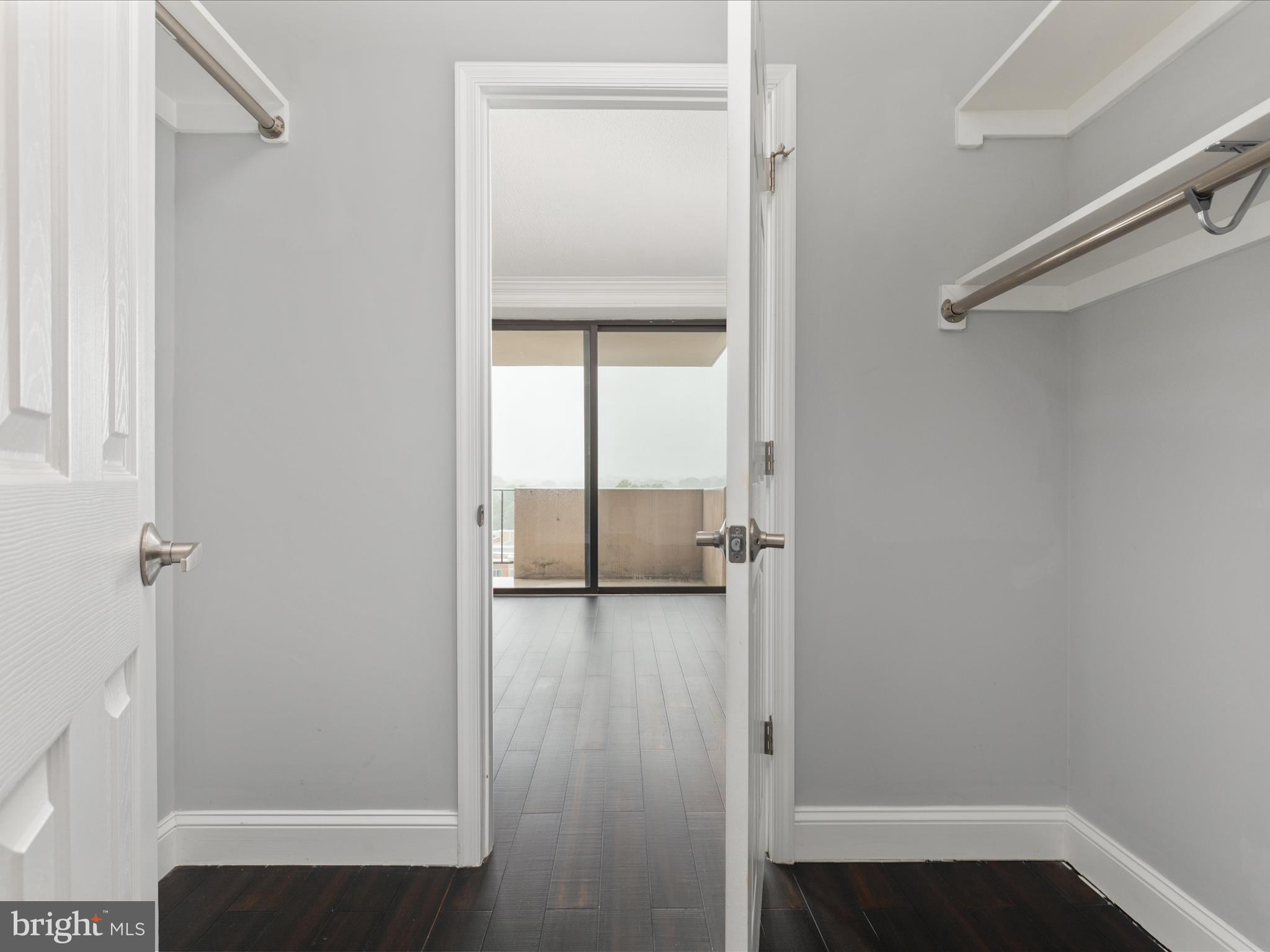 HYDE PARK - Residential