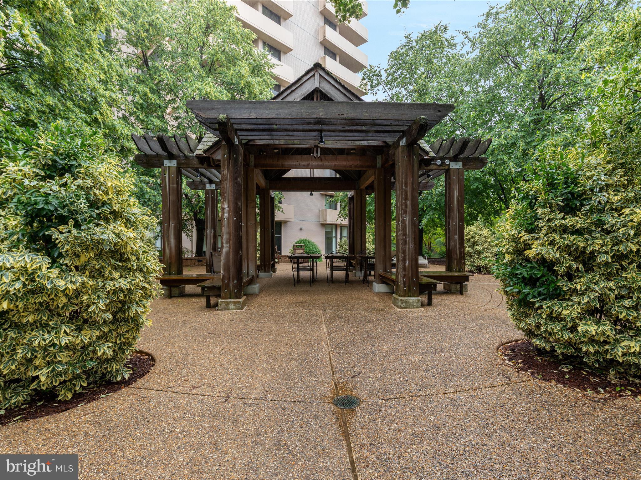 HYDE PARK - Residential