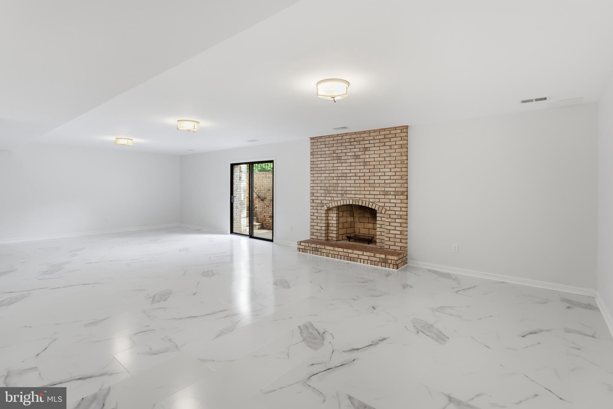 6294 DUNAWAY COURT