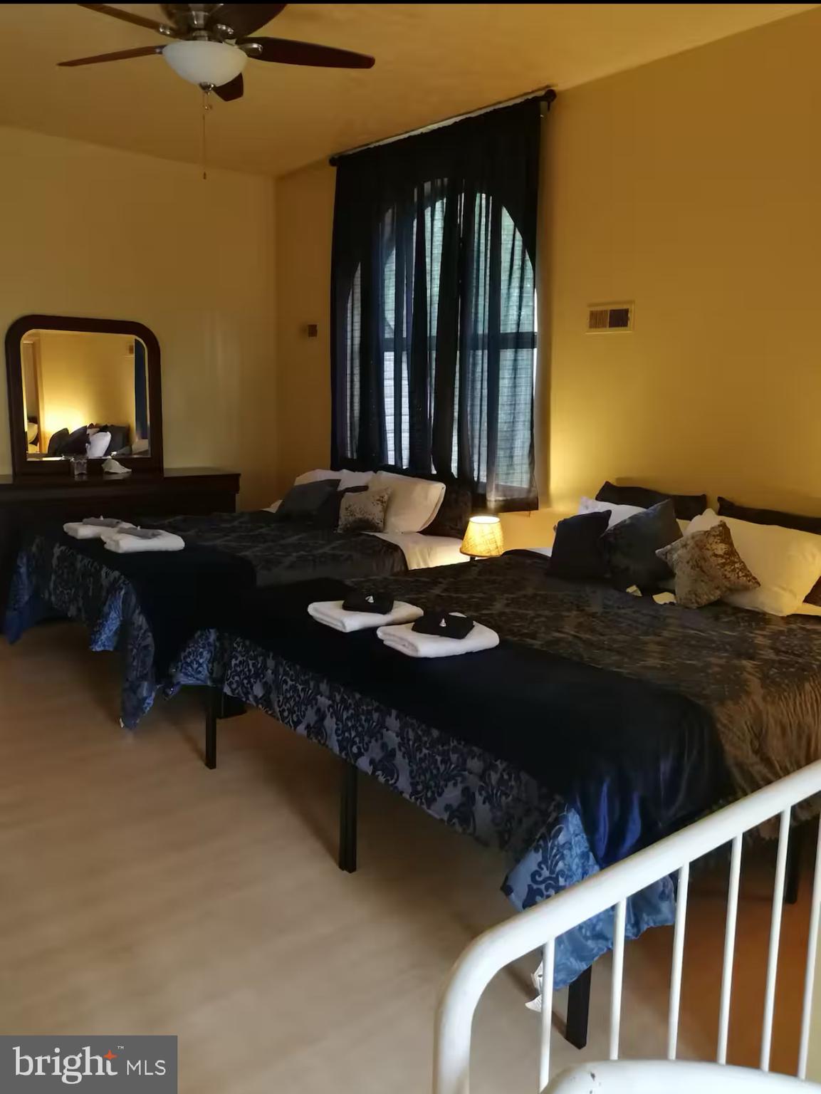 LONG BEACH - Residential