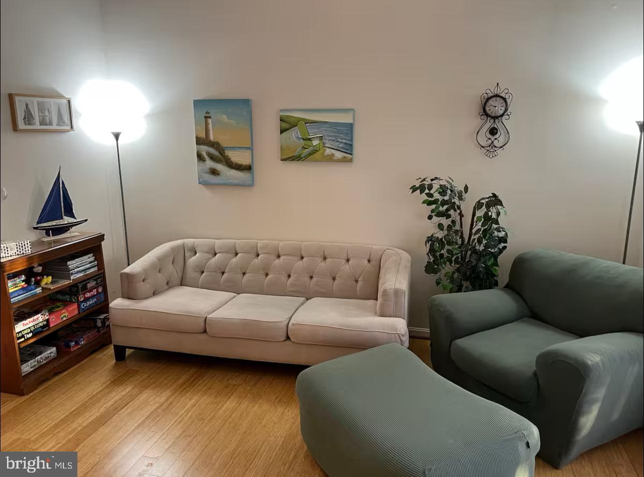 LONG BEACH - Residential