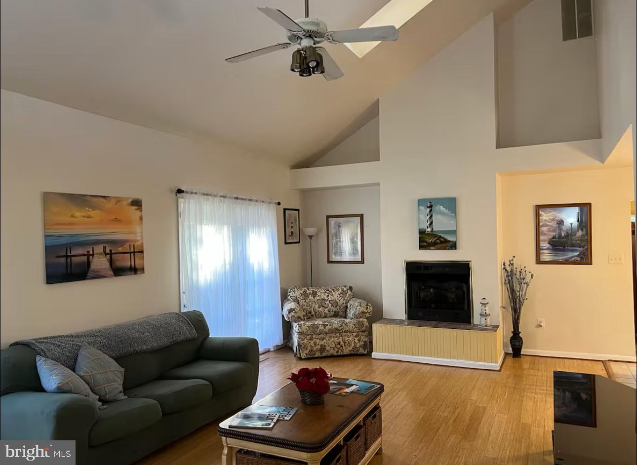 LONG BEACH - Residential