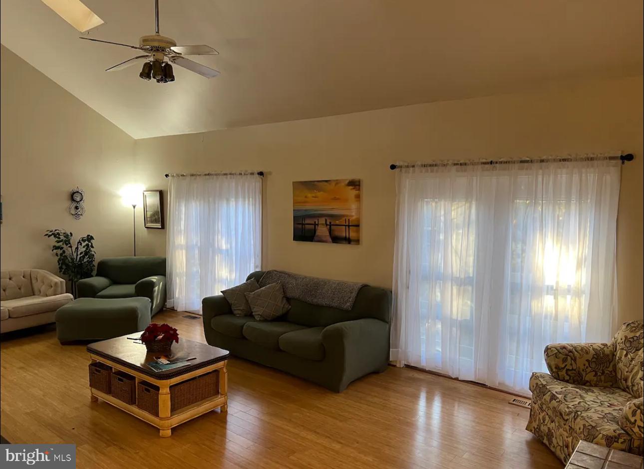 LONG BEACH - Residential