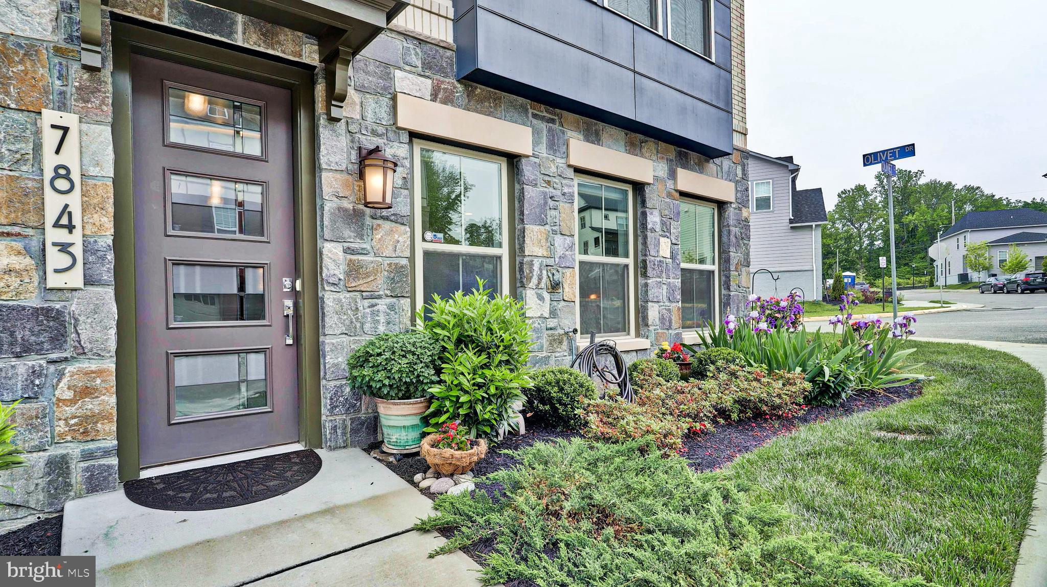 CREST OF ALEXANDRIA - Residential