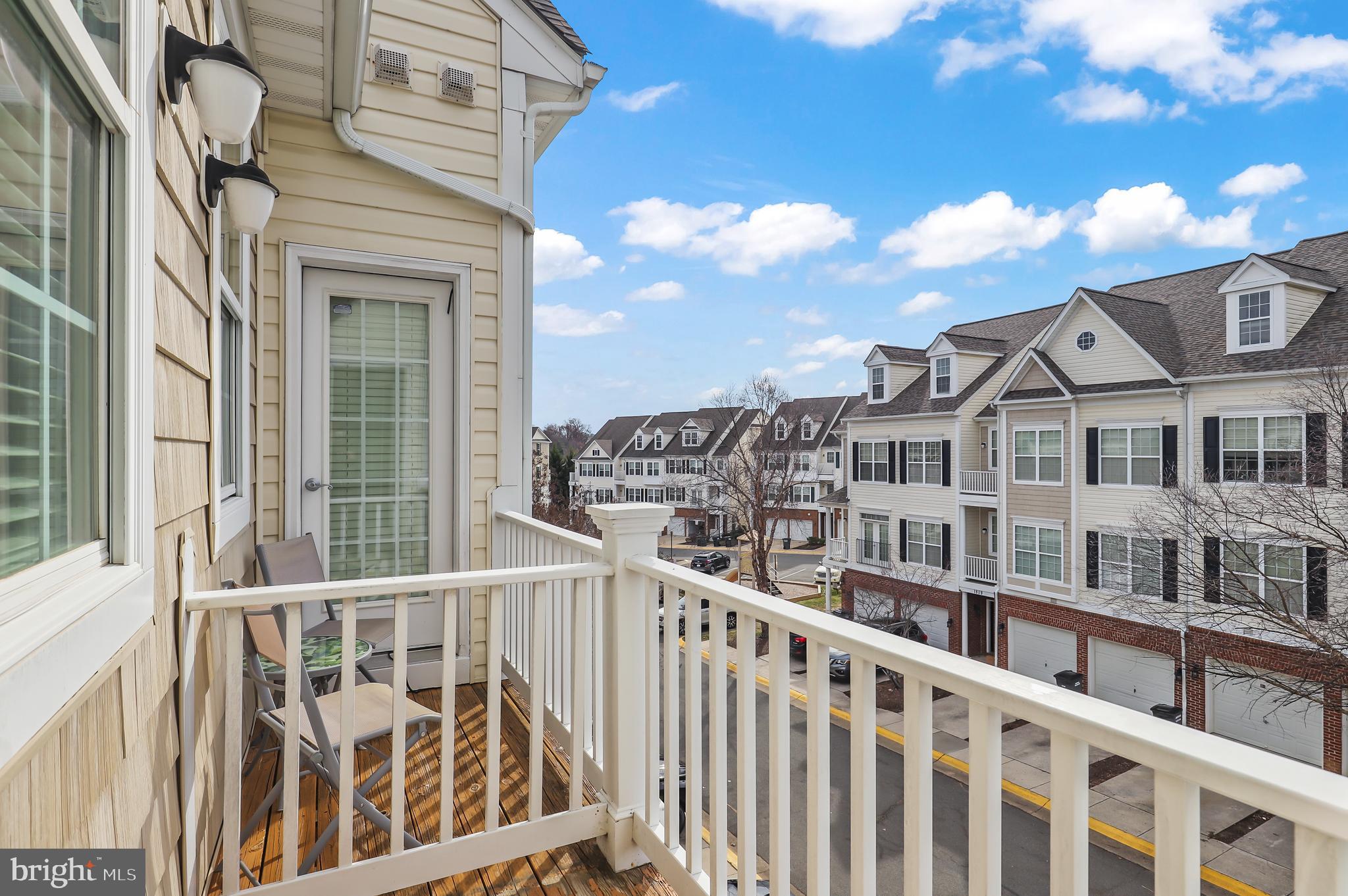 THE COMMONS ON WILLIAM SQUARE - Residential Lease