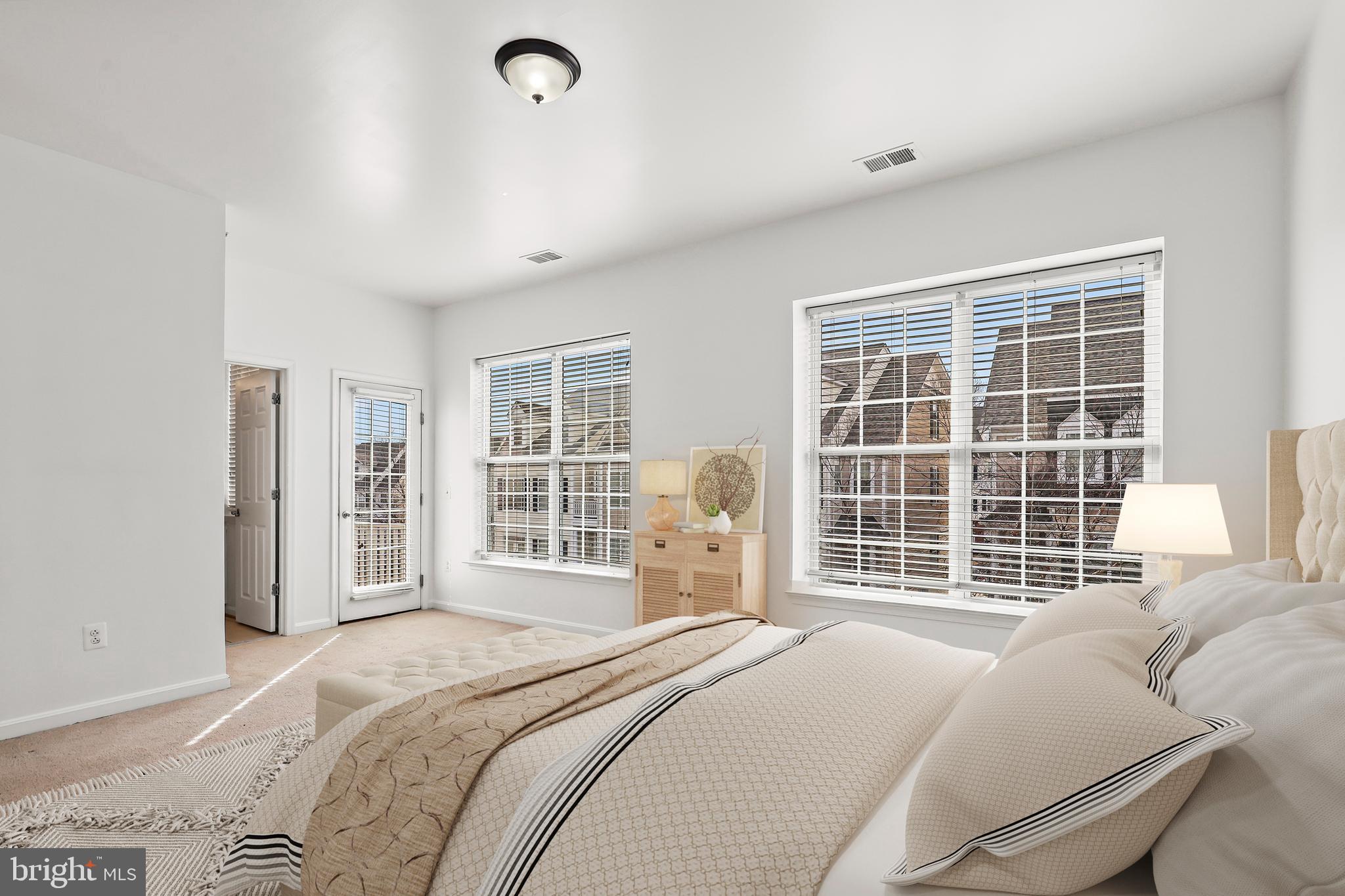 THE COMMONS ON WILLIAM SQUARE - Residential Lease