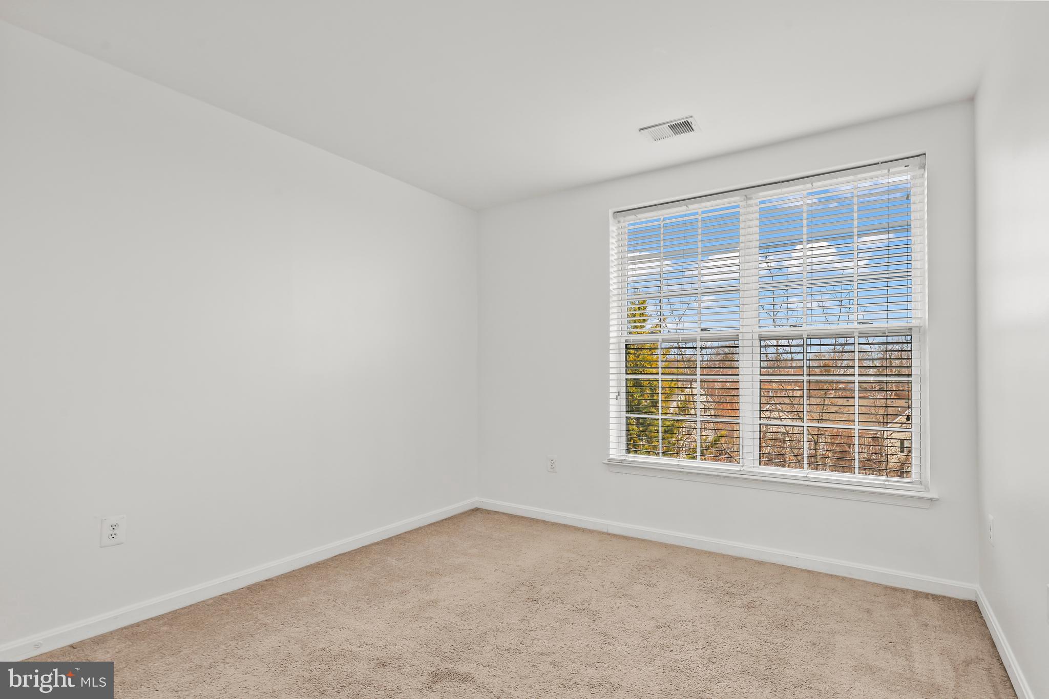 THE COMMONS ON WILLIAM SQUARE - Residential Lease