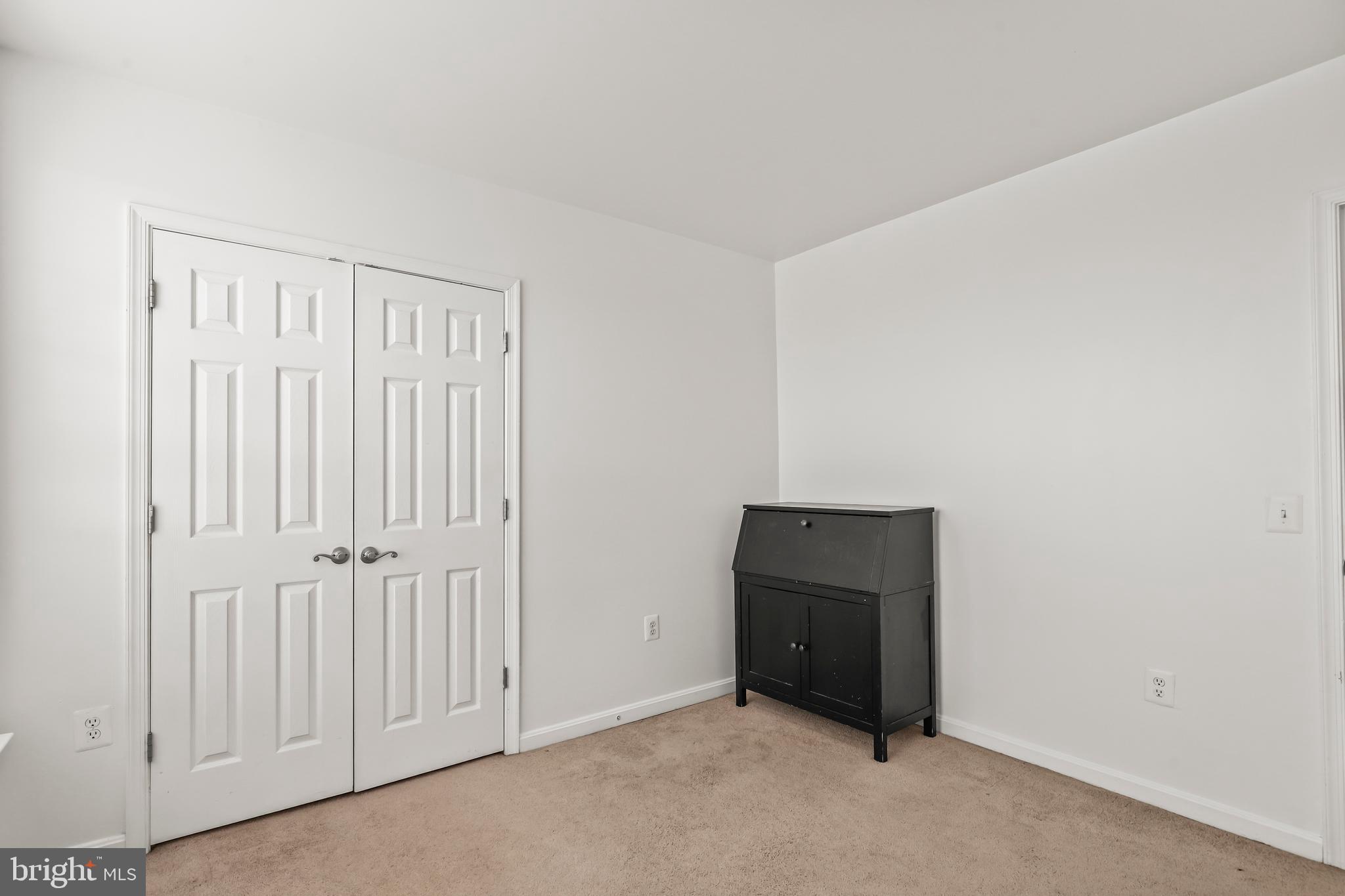 THE COMMONS ON WILLIAM SQUARE - Residential Lease