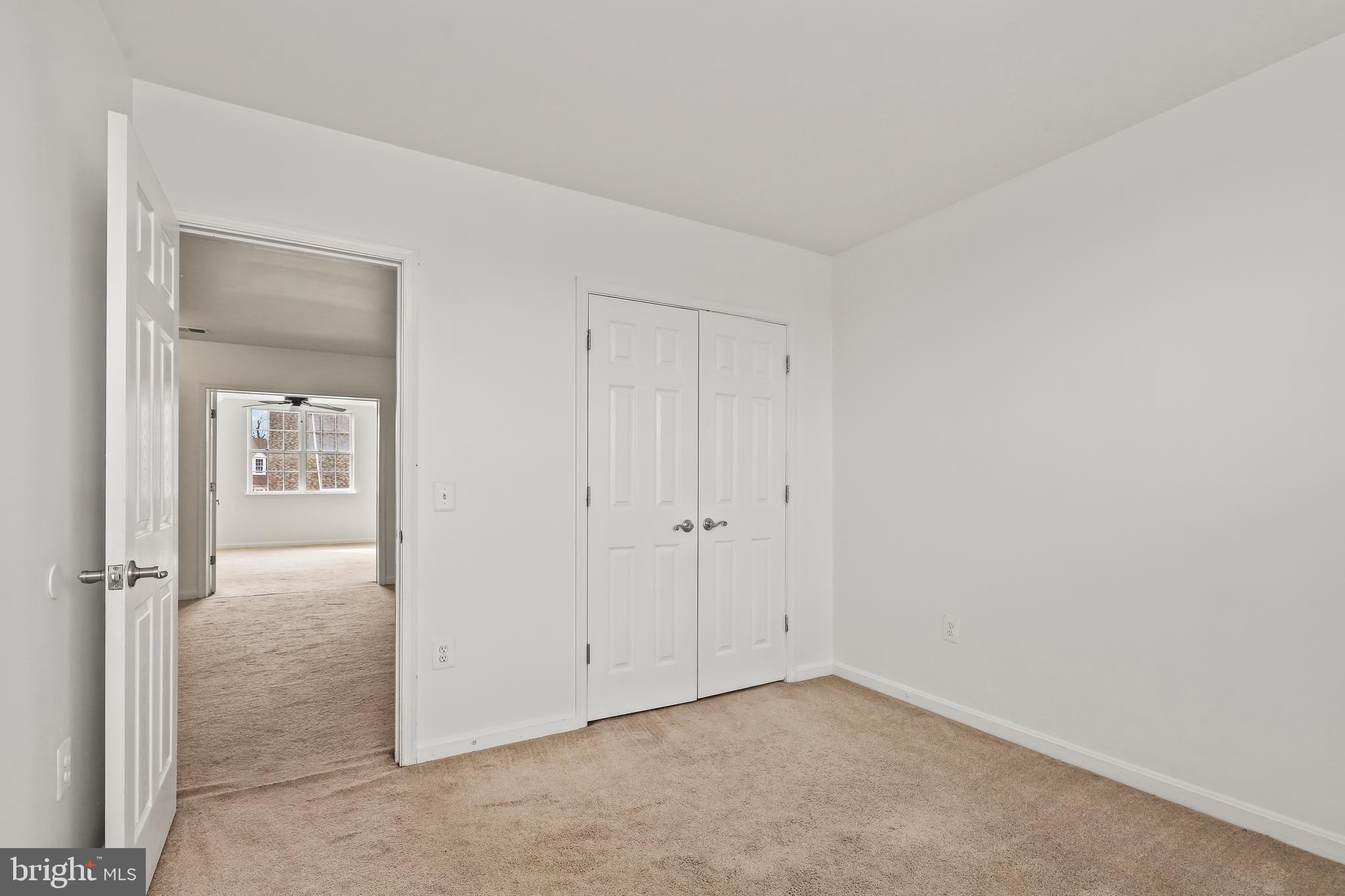 THE COMMONS ON WILLIAM SQUARE - Residential Lease