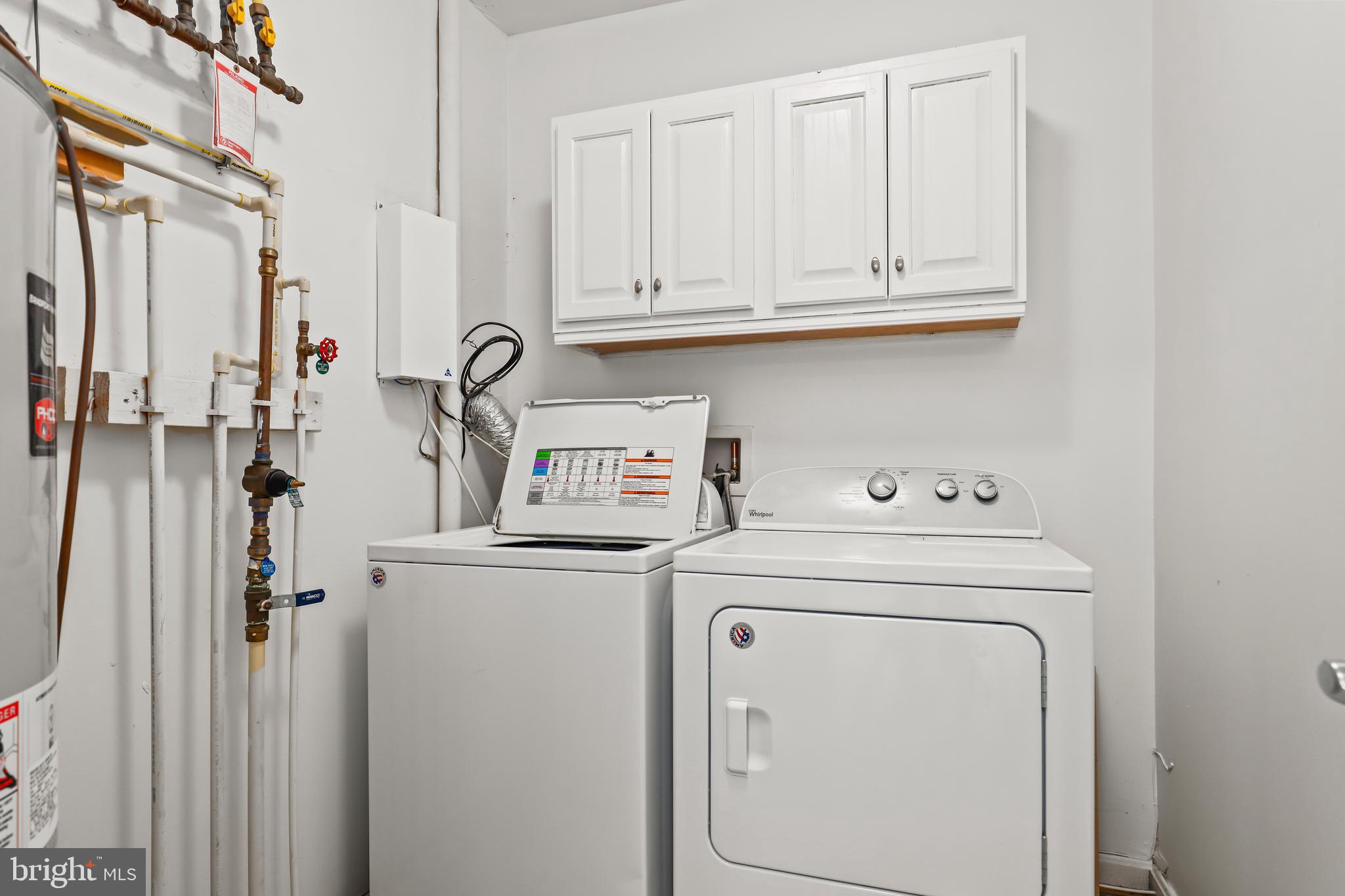 THE COMMONS ON WILLIAM SQUARE - Residential Lease