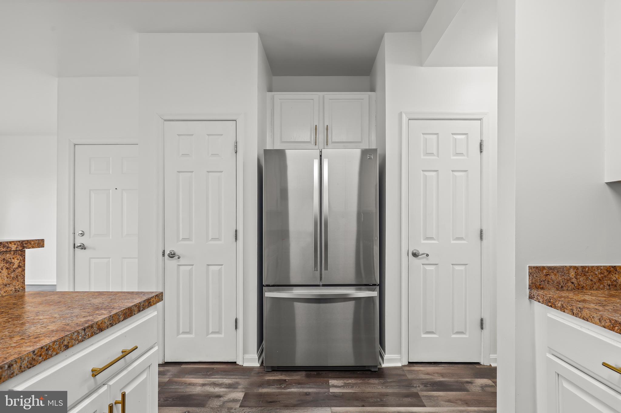 THE COMMONS ON WILLIAM SQUARE - Residential Lease