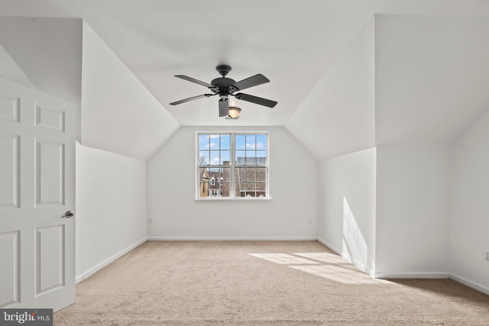 THE COMMONS ON WILLIAM SQUARE - Residential Lease