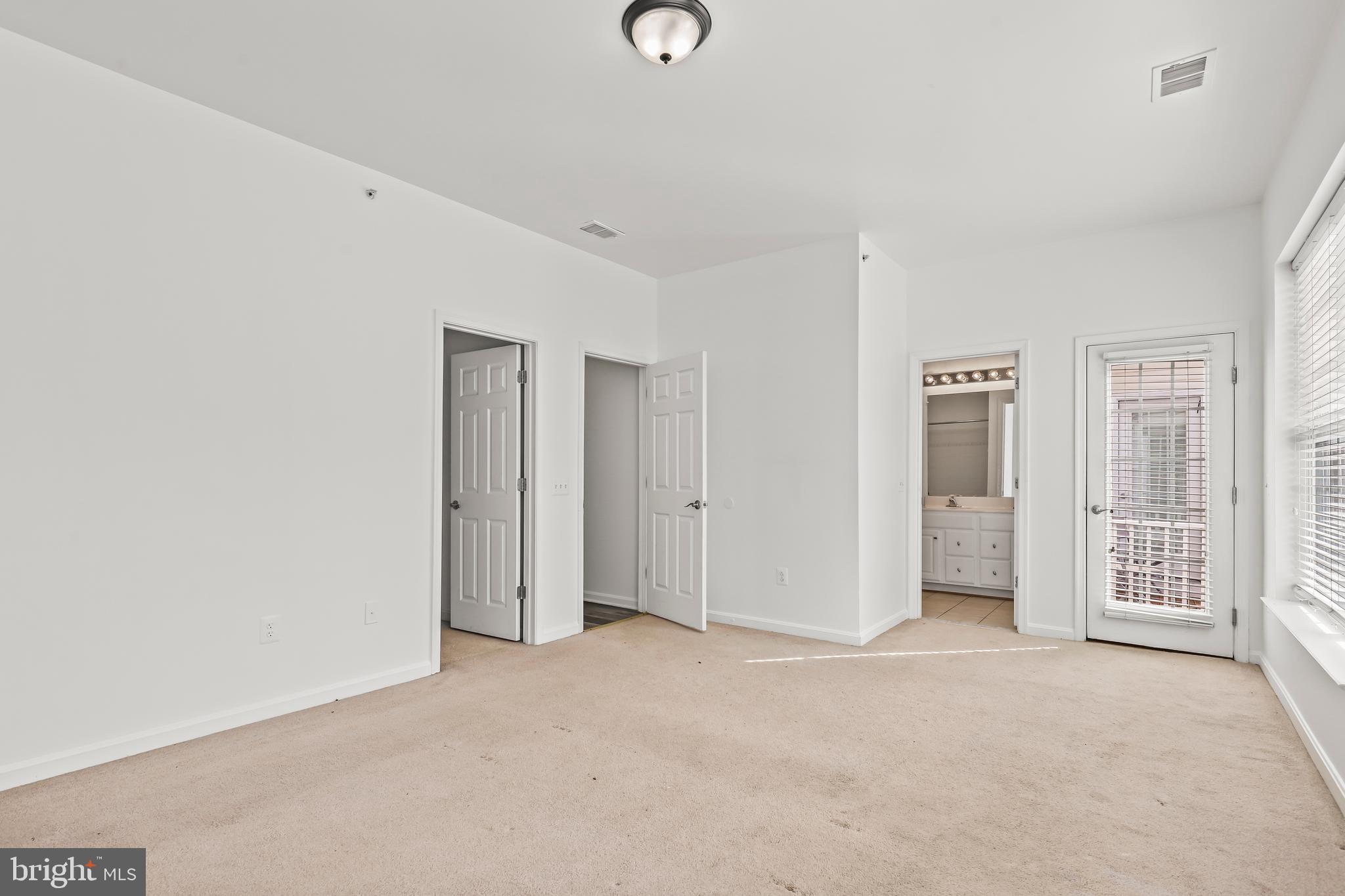 THE COMMONS ON WILLIAM SQUARE - Residential Lease