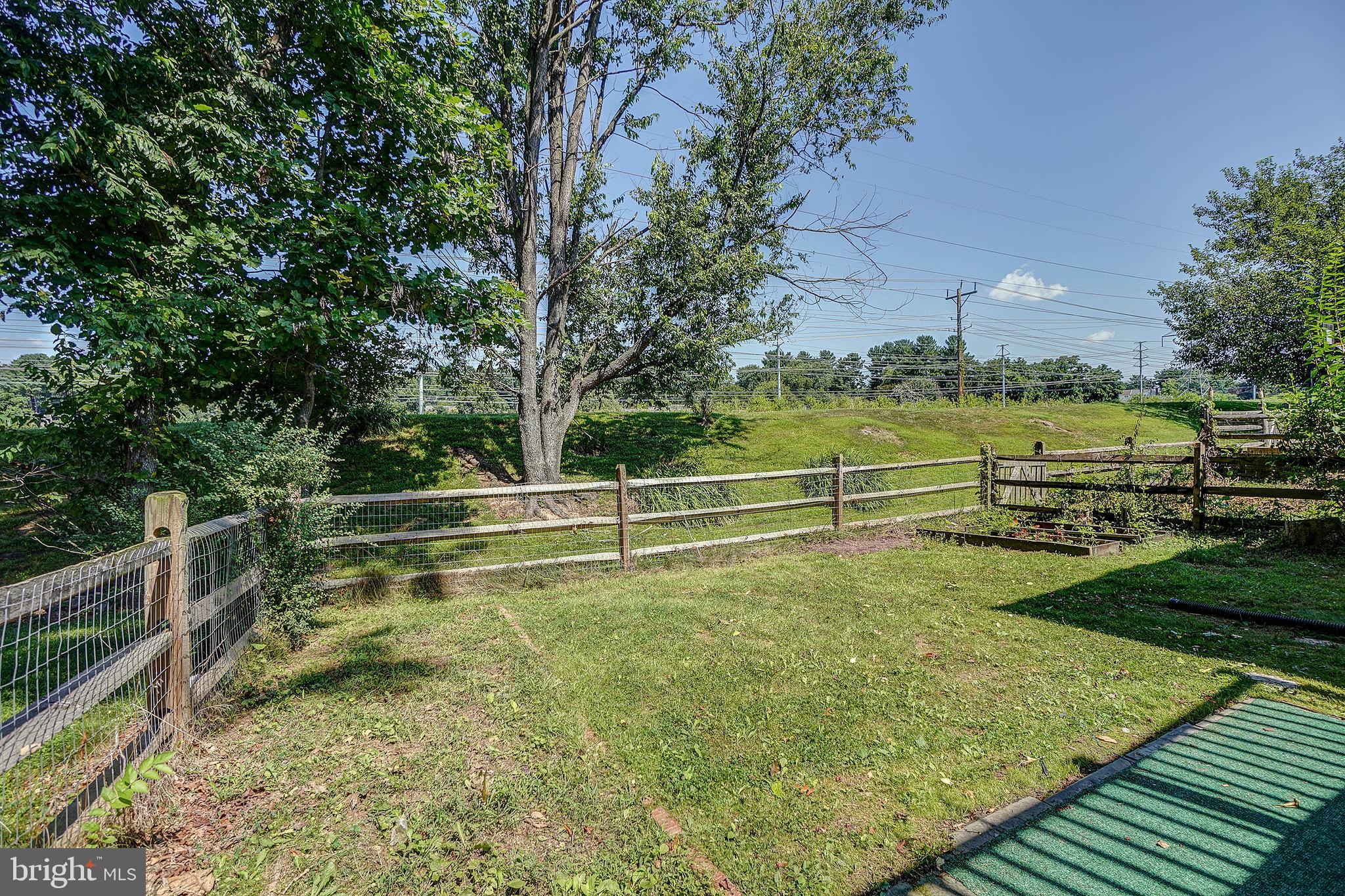STEDWICK TOWNHOUSES - Residential