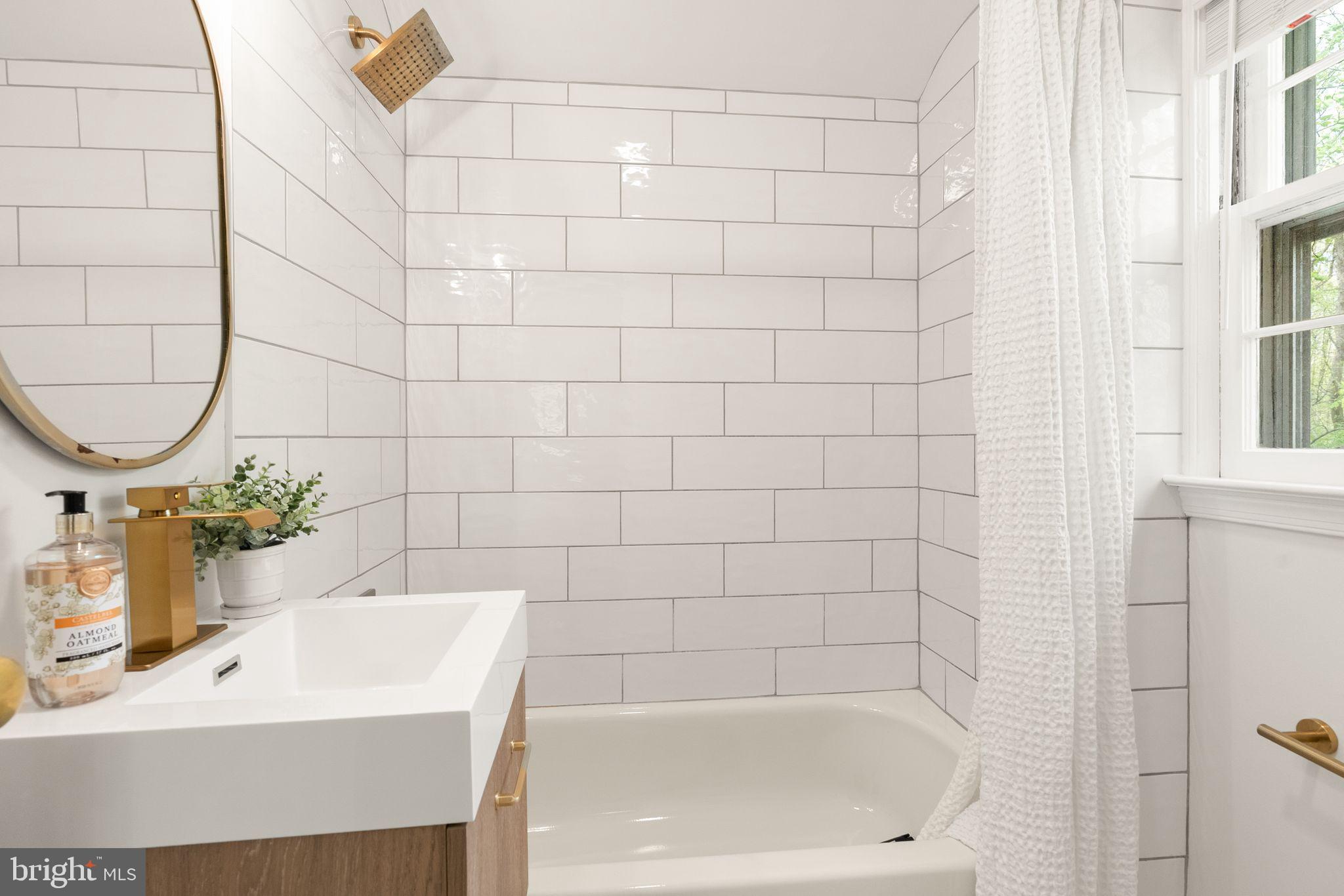 BROYHILL CREST - Residential