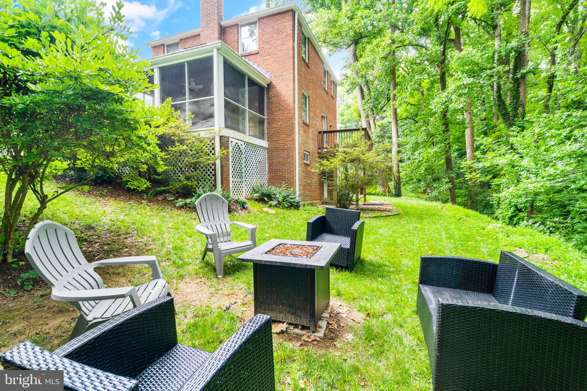 BROYHILL CREST - Residential