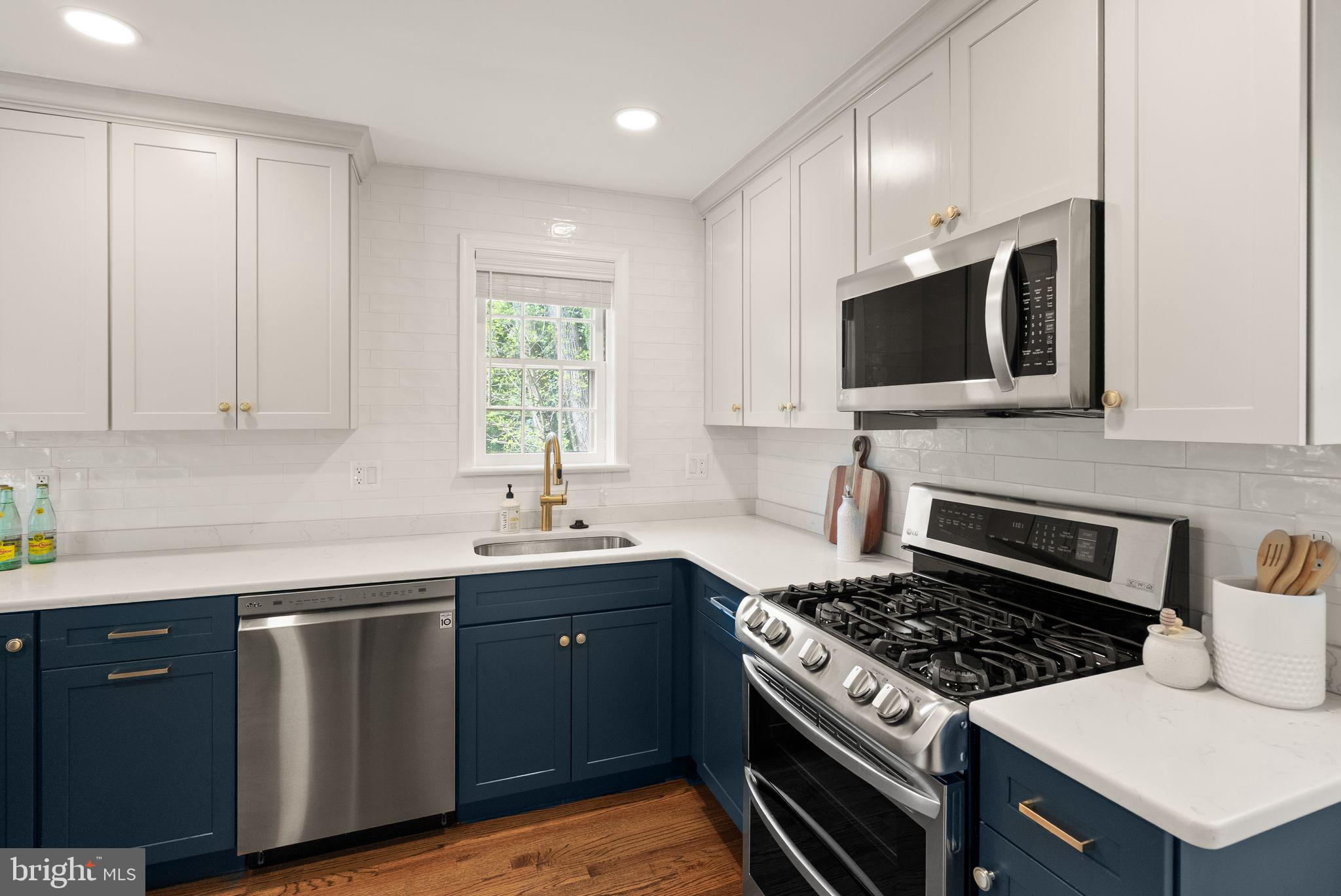 BROYHILL CREST - Residential