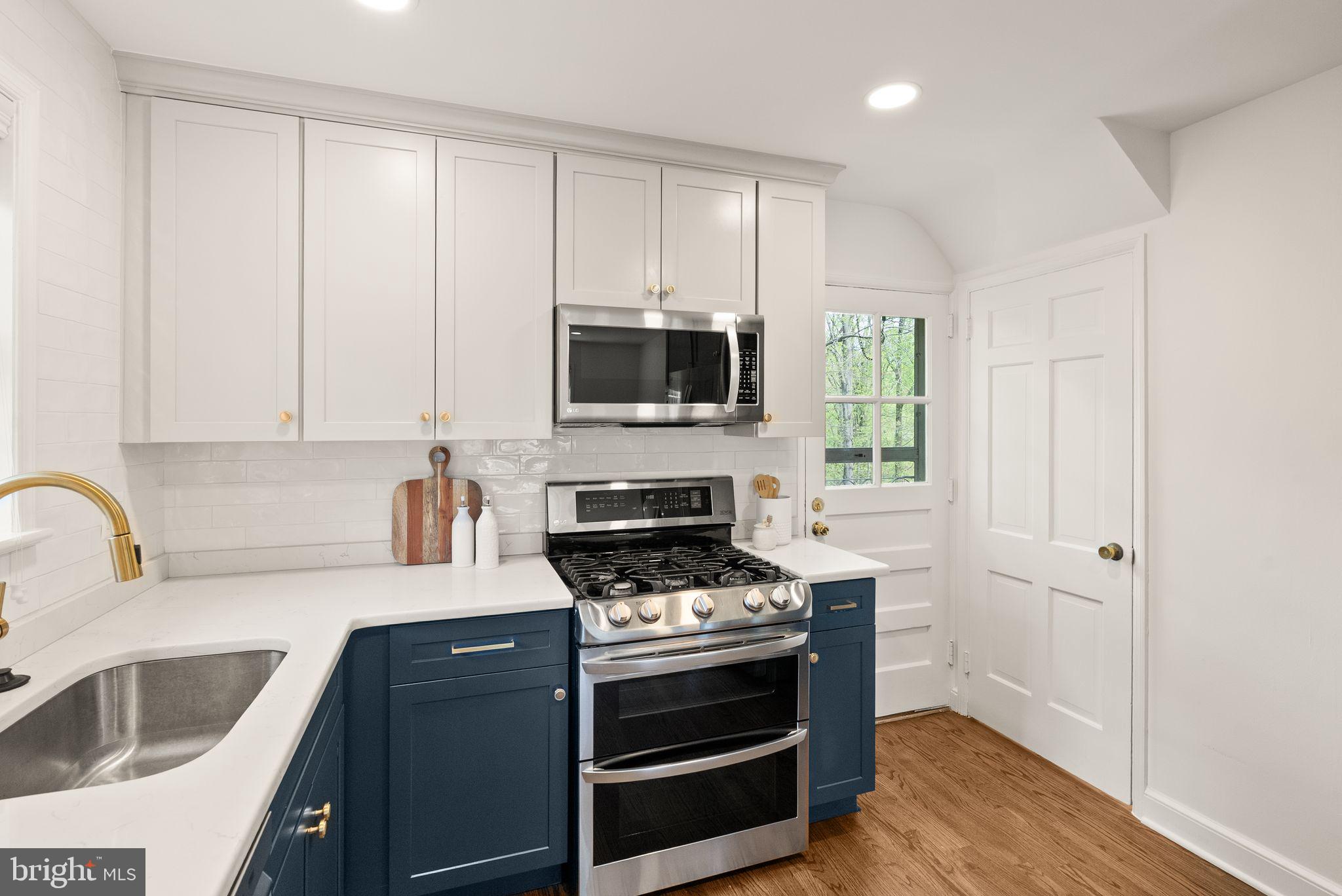 BROYHILL CREST - Residential