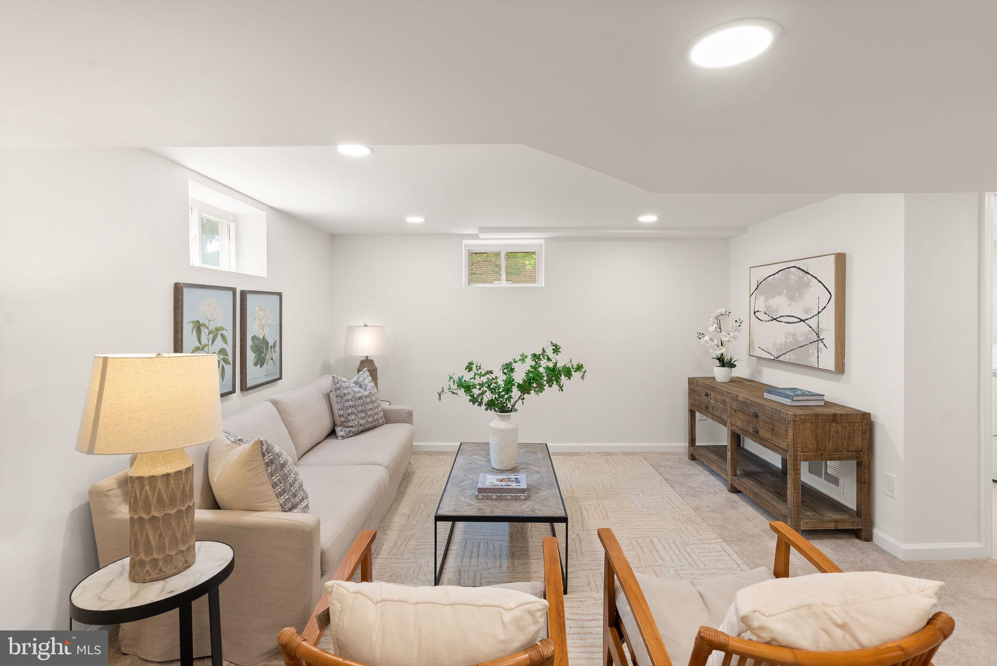 BROYHILL CREST - Residential