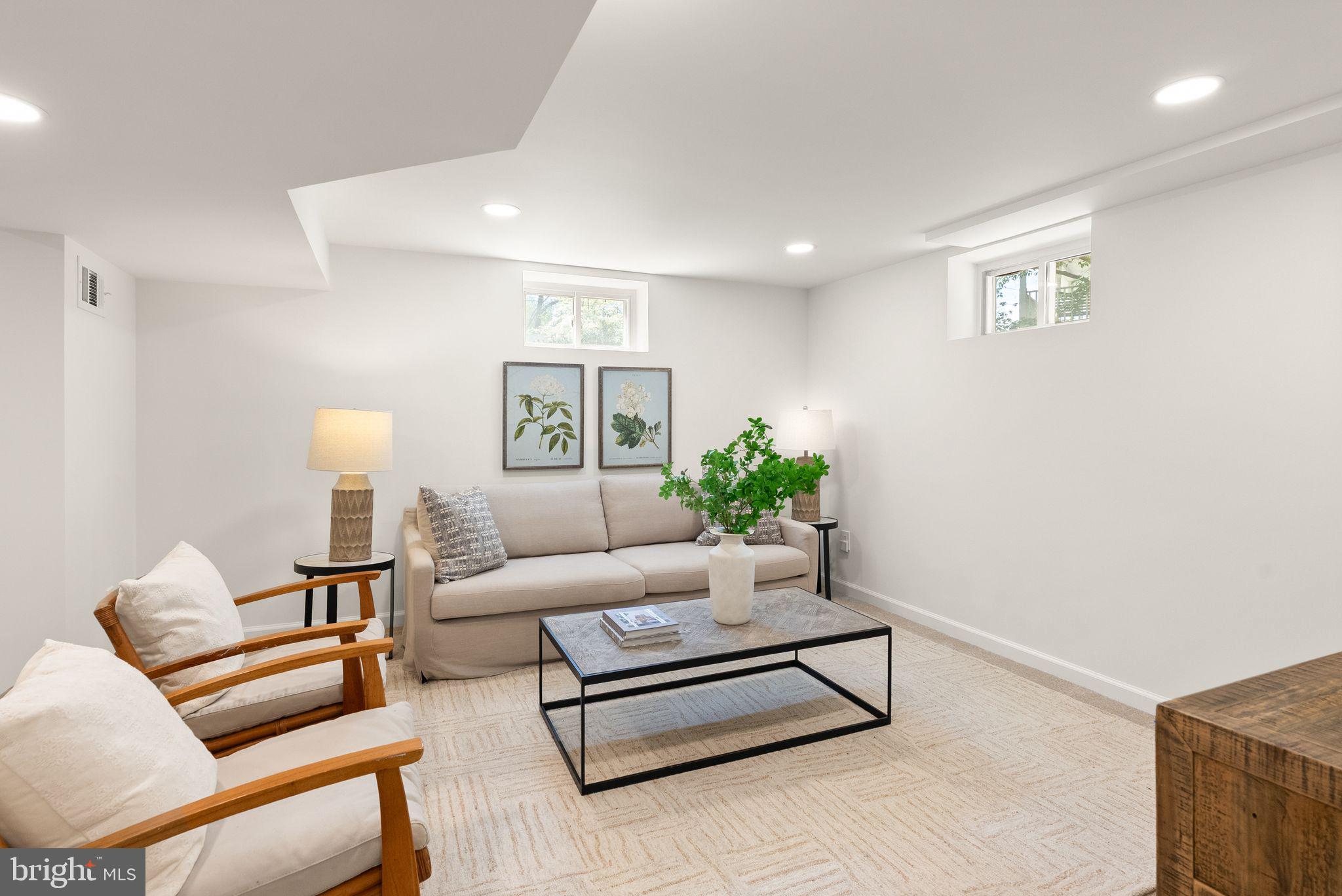 BROYHILL CREST - Residential