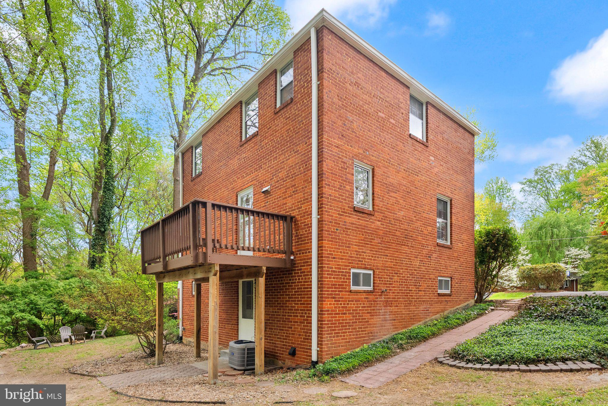 BROYHILL CREST - Residential