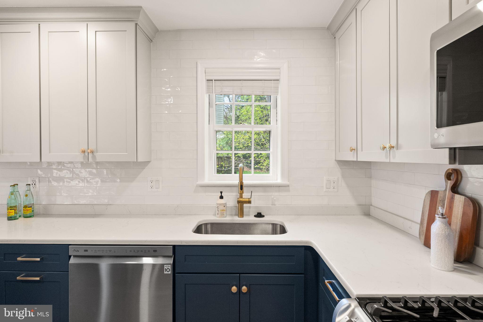 BROYHILL CREST - Residential