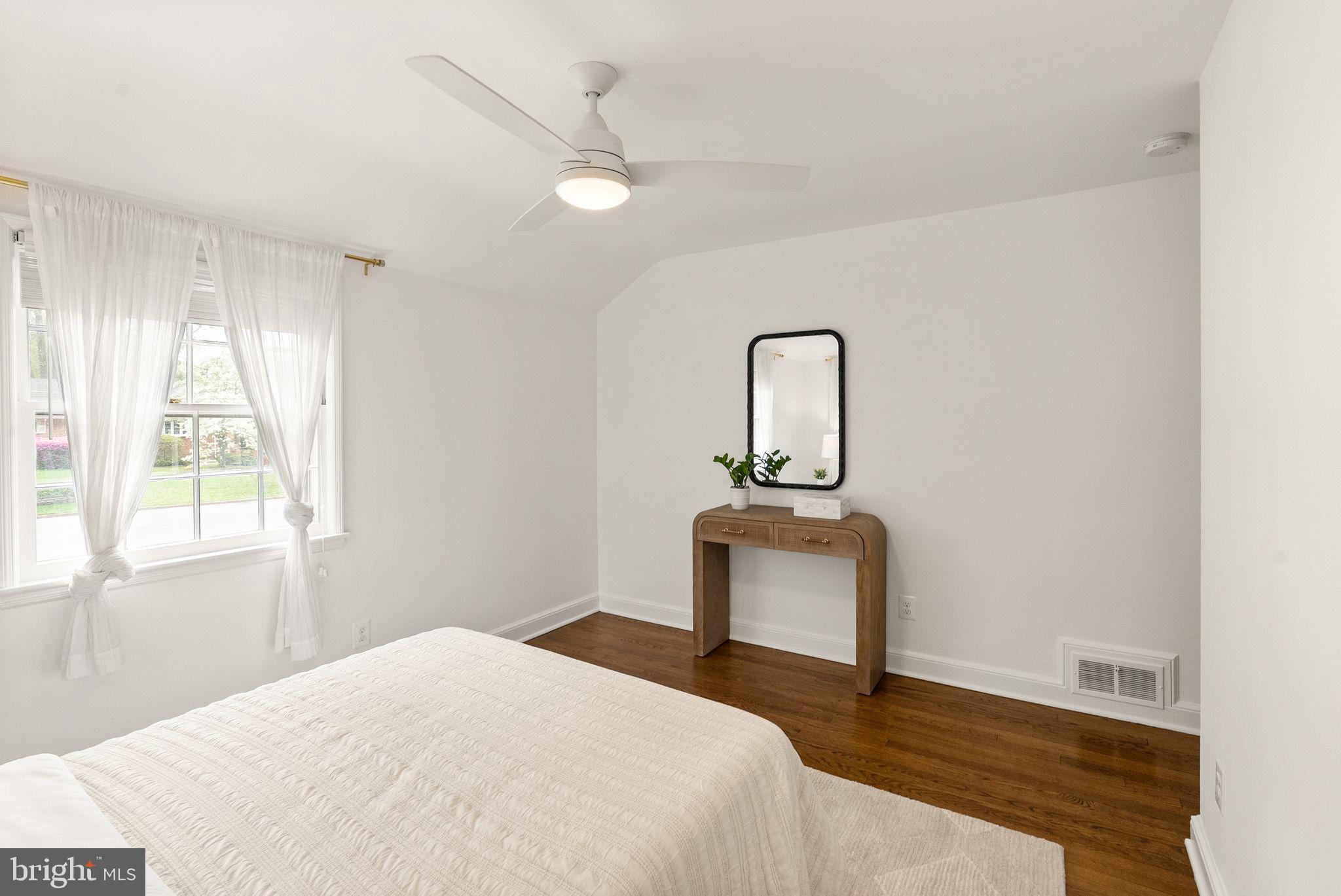 BROYHILL CREST - Residential