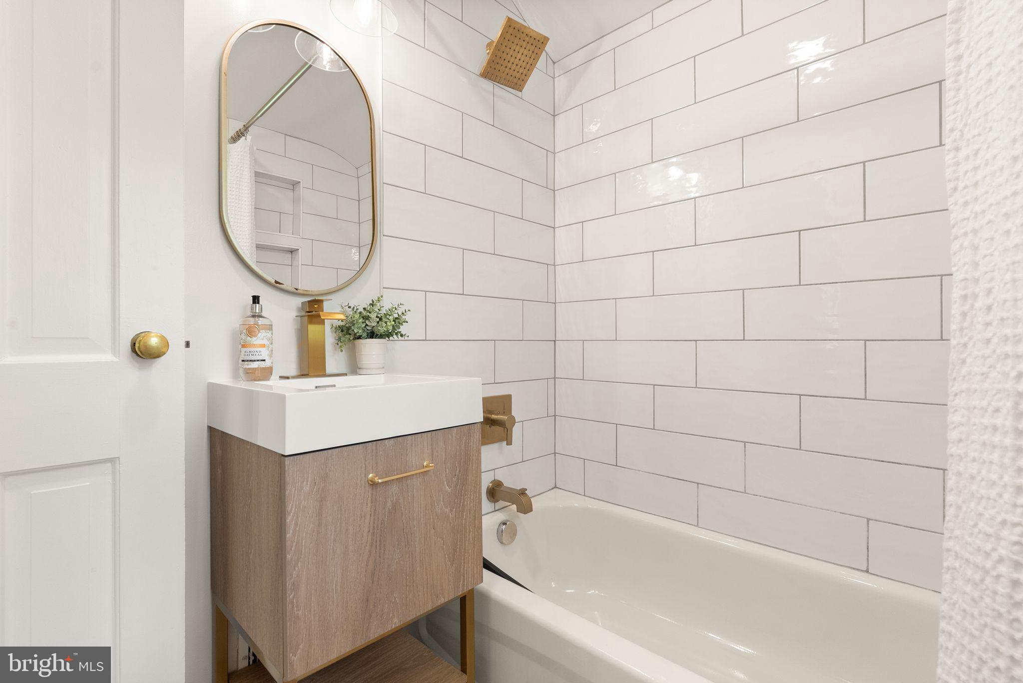 BROYHILL CREST - Residential