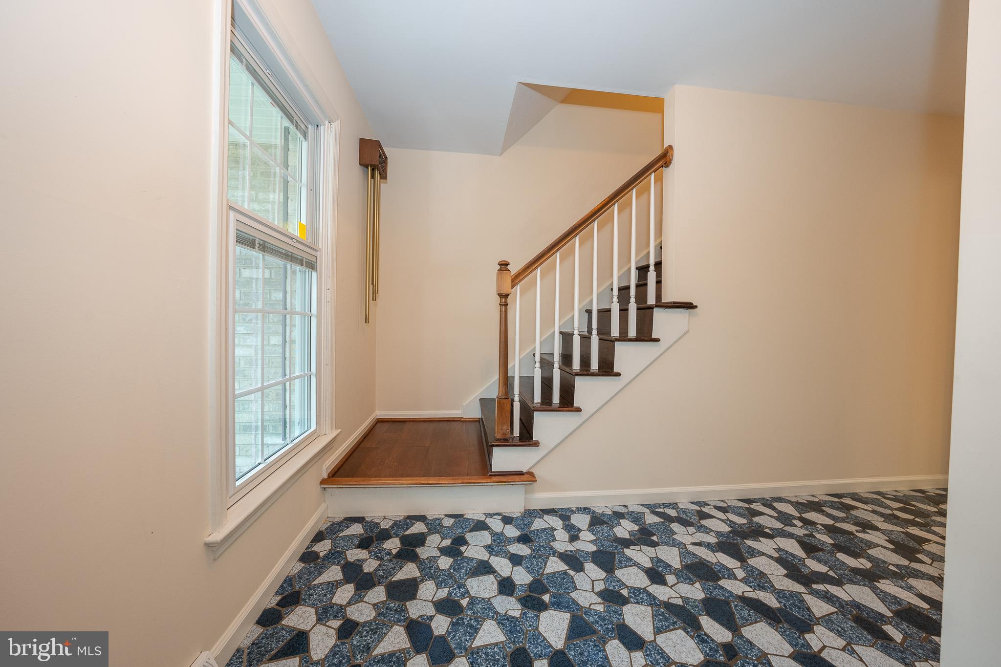 8 ARIANNA LANE