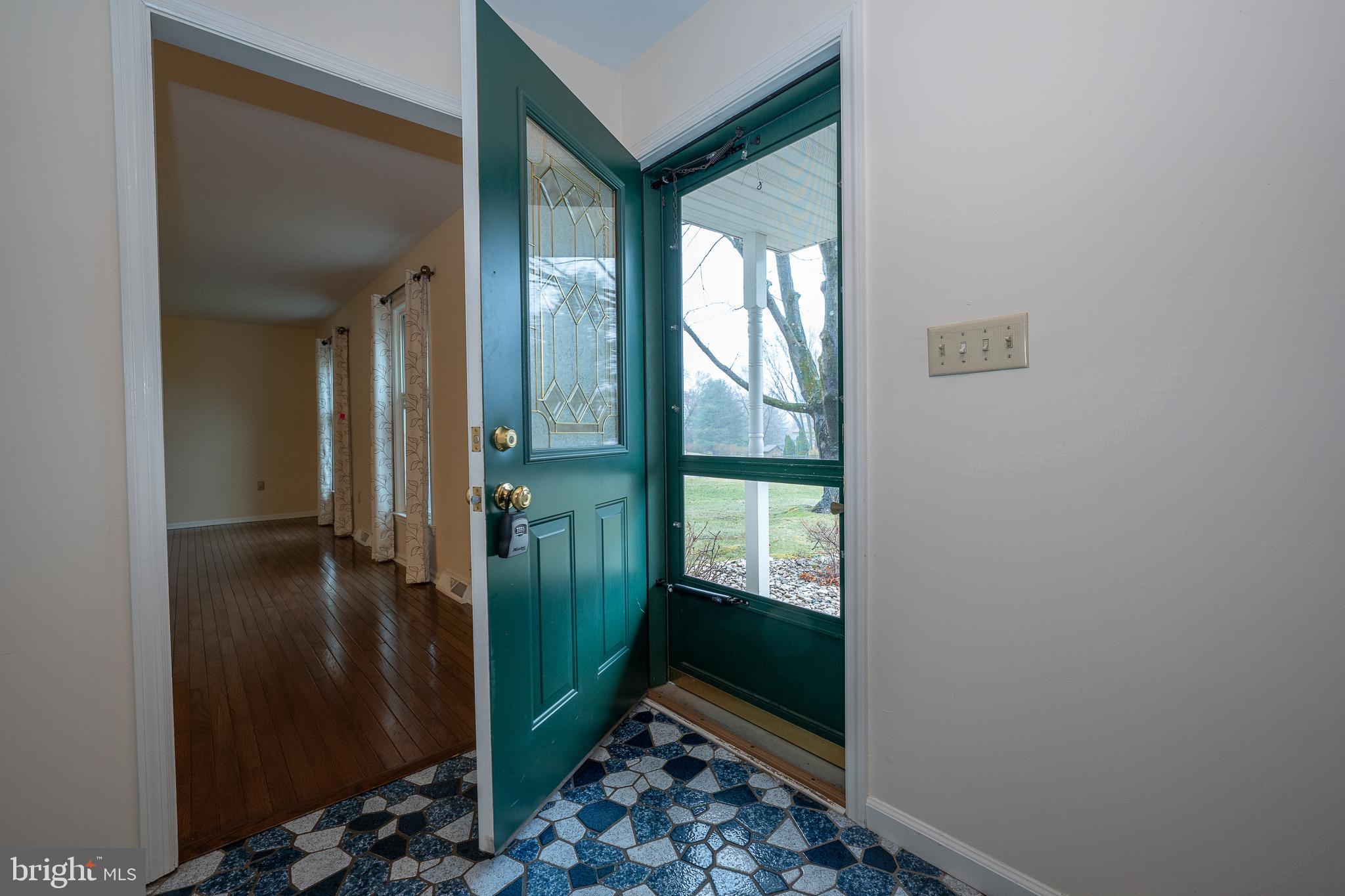 8 ARIANNA LANE