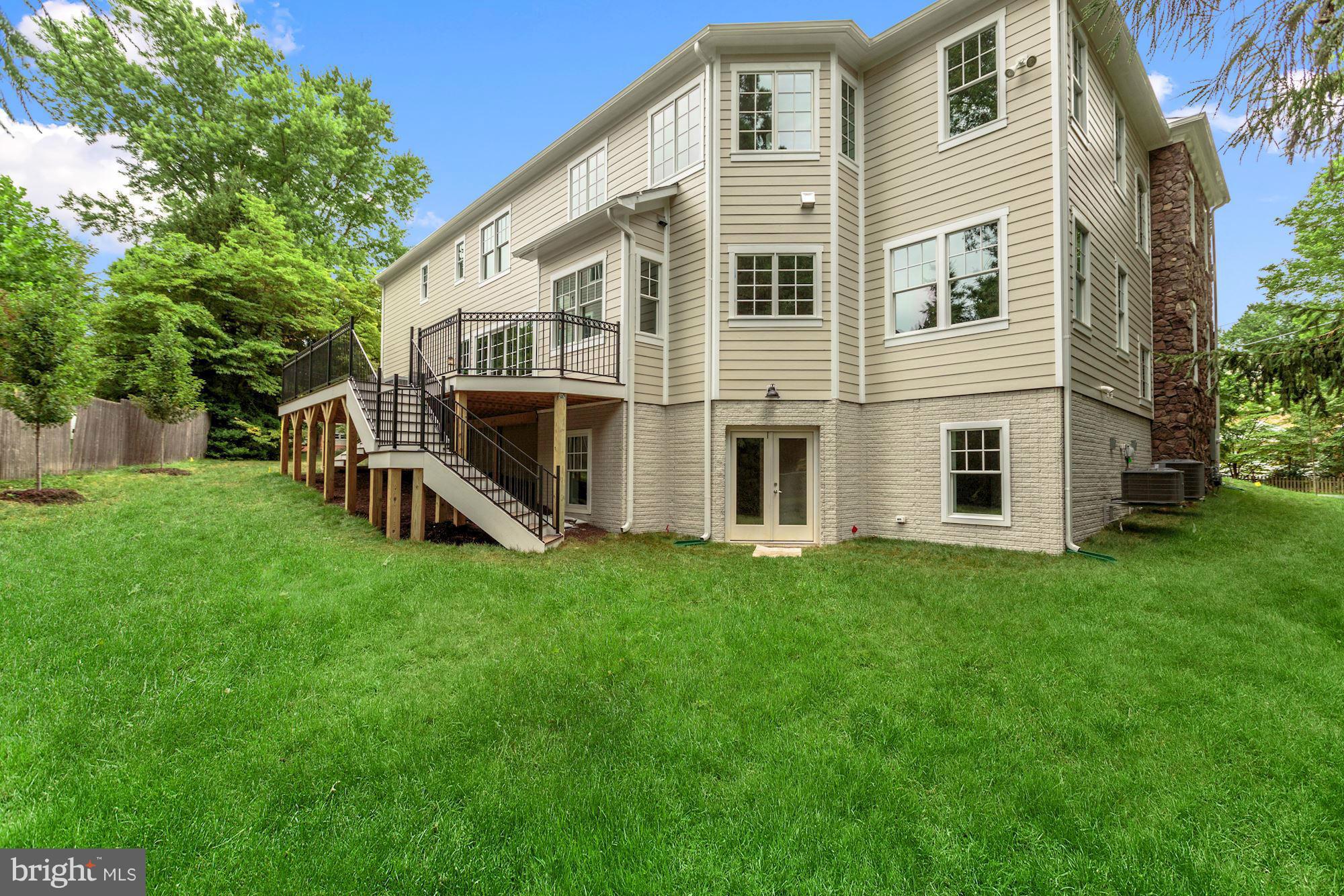 CHESTERBROOK WOODS - Residential