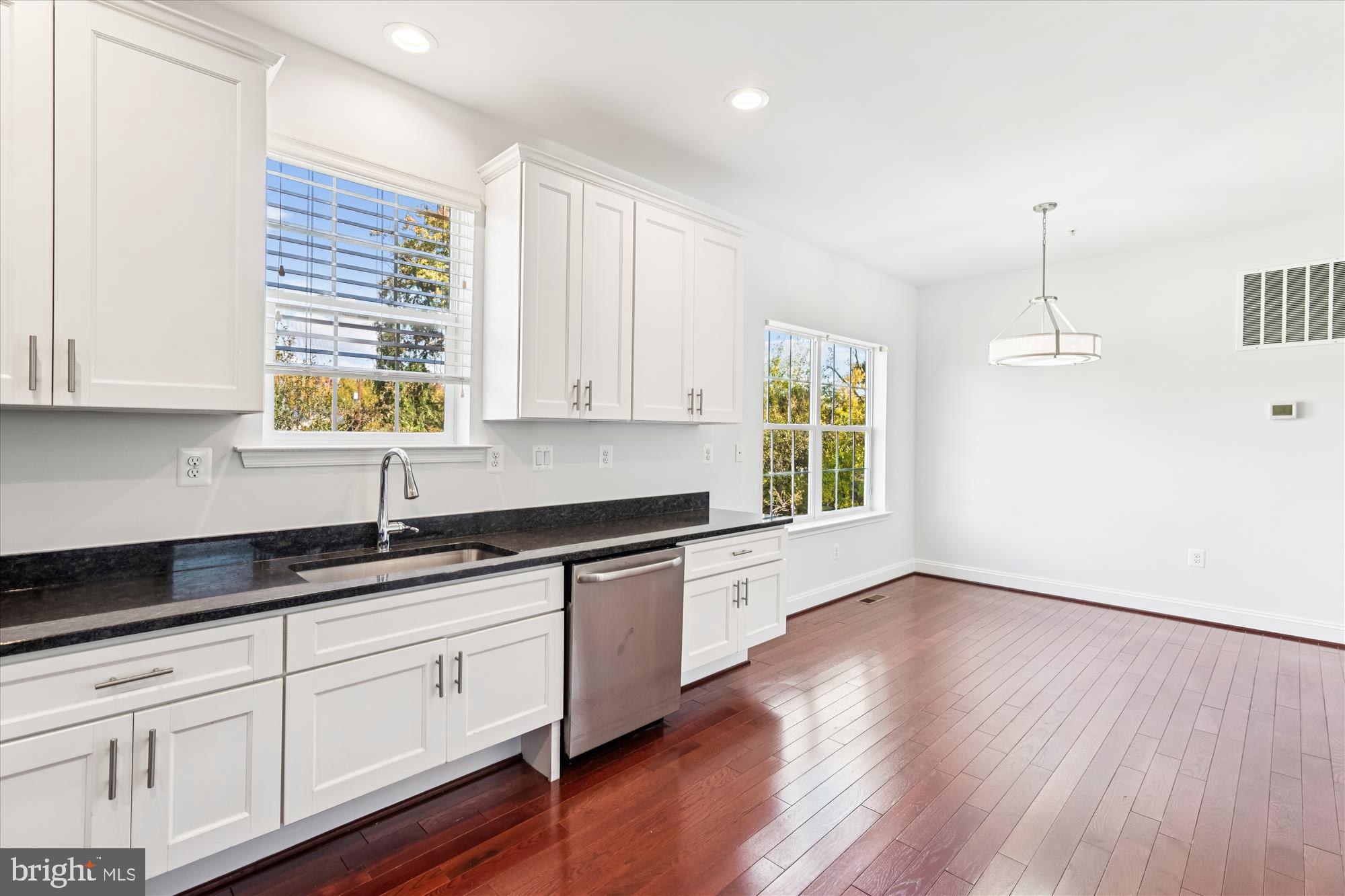 RIVERDALE HEIGHTS - Residential