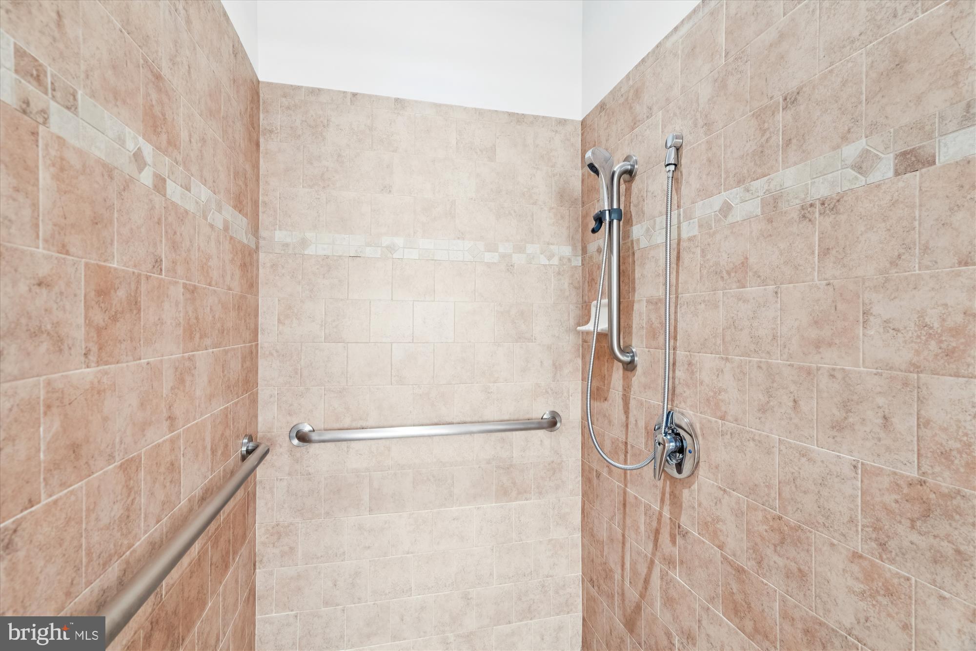 RIVERDALE HEIGHTS - Residential