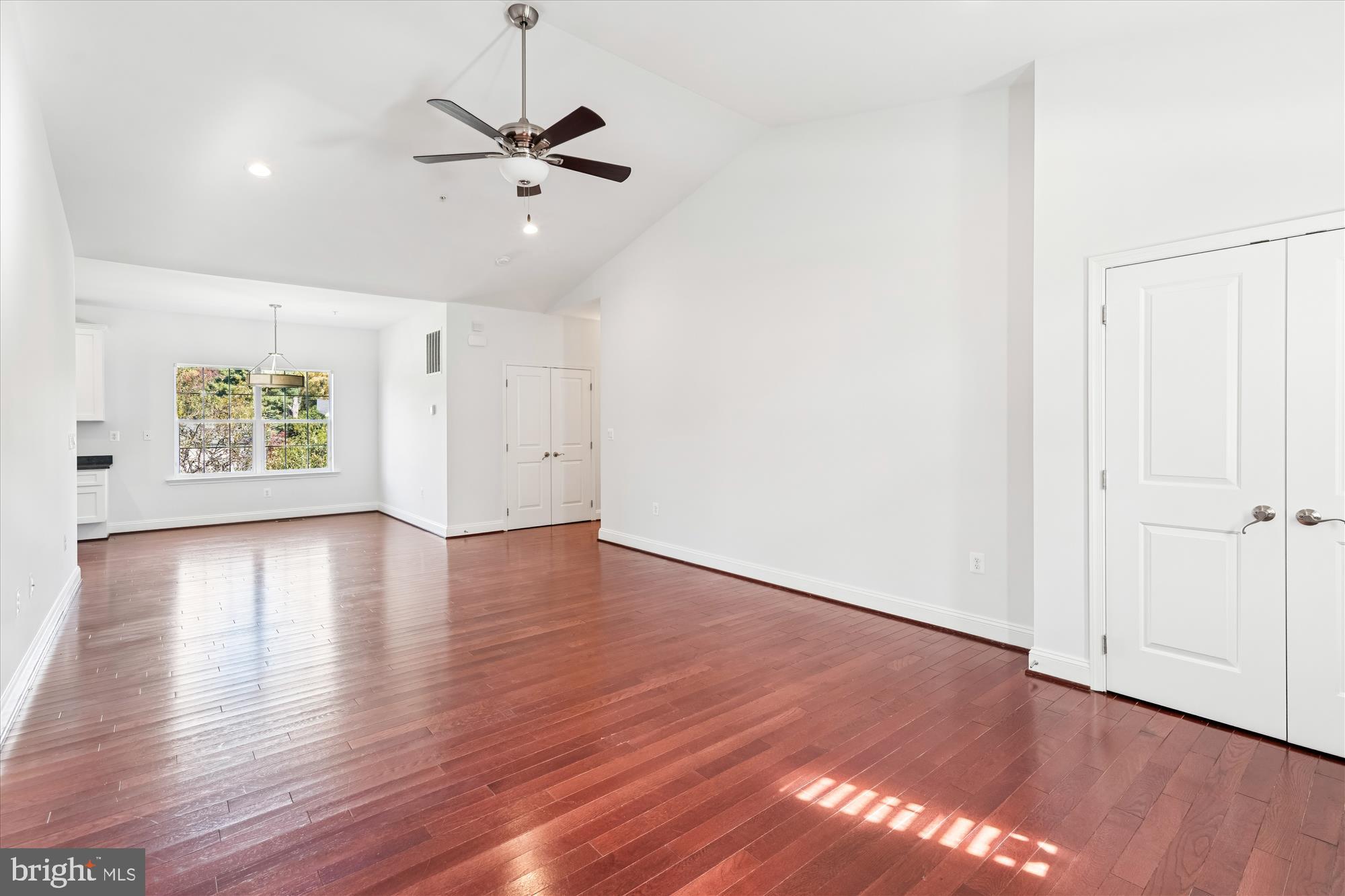 RIVERDALE HEIGHTS - Residential