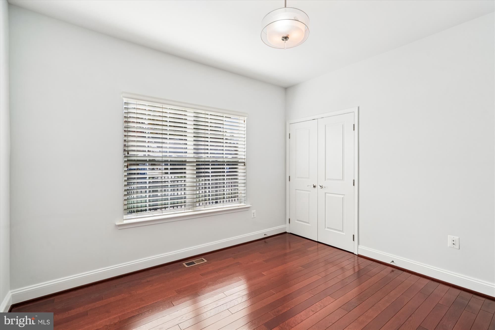 RIVERDALE HEIGHTS - Residential