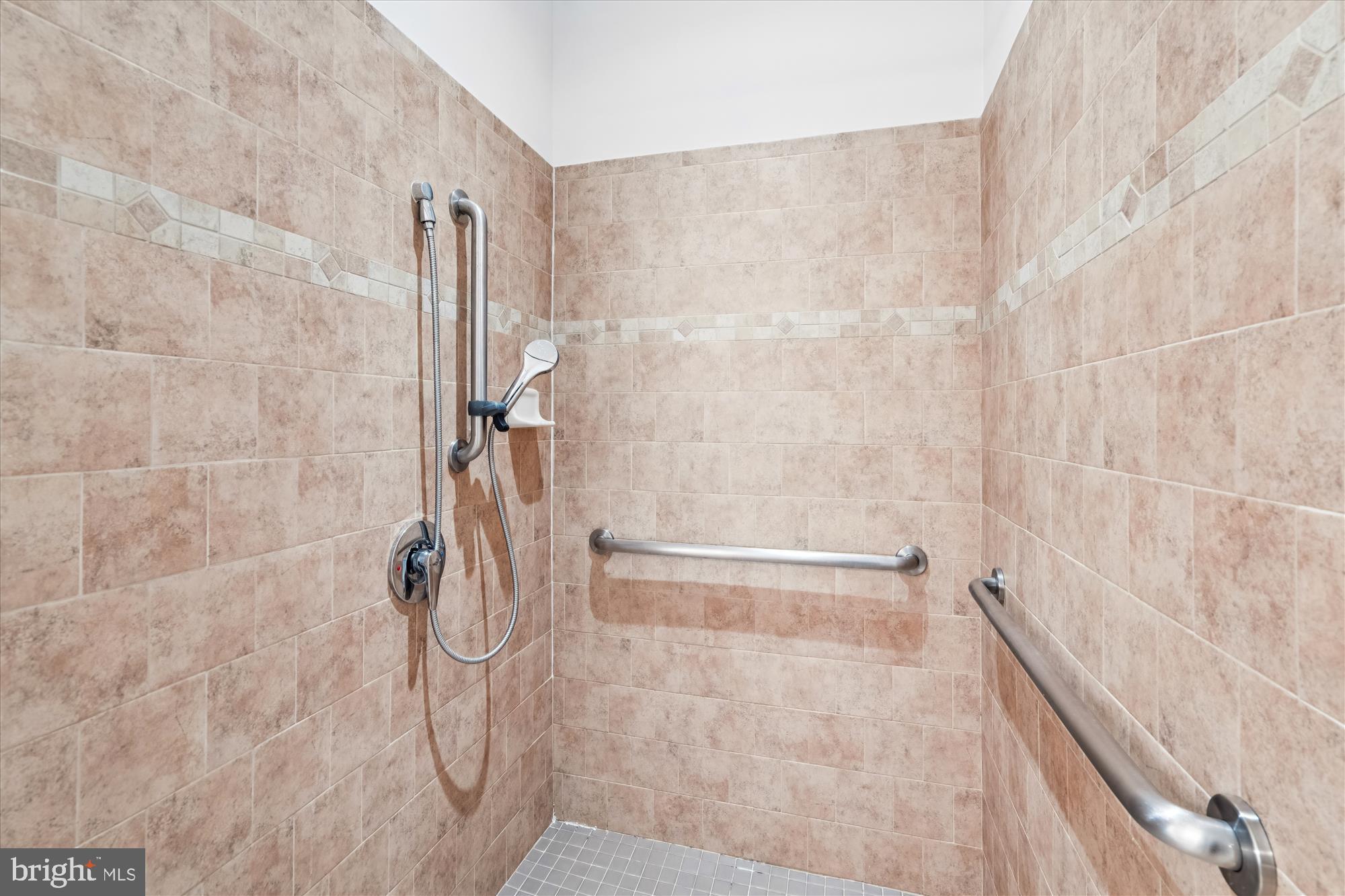 RIVERDALE HEIGHTS - Residential