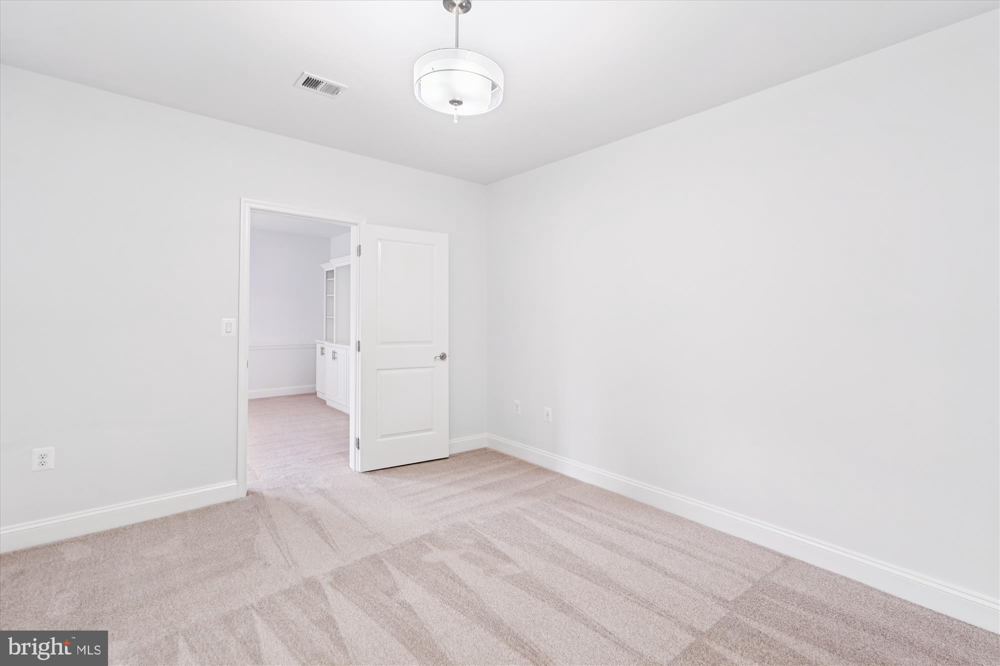 RIVERDALE HEIGHTS - Residential