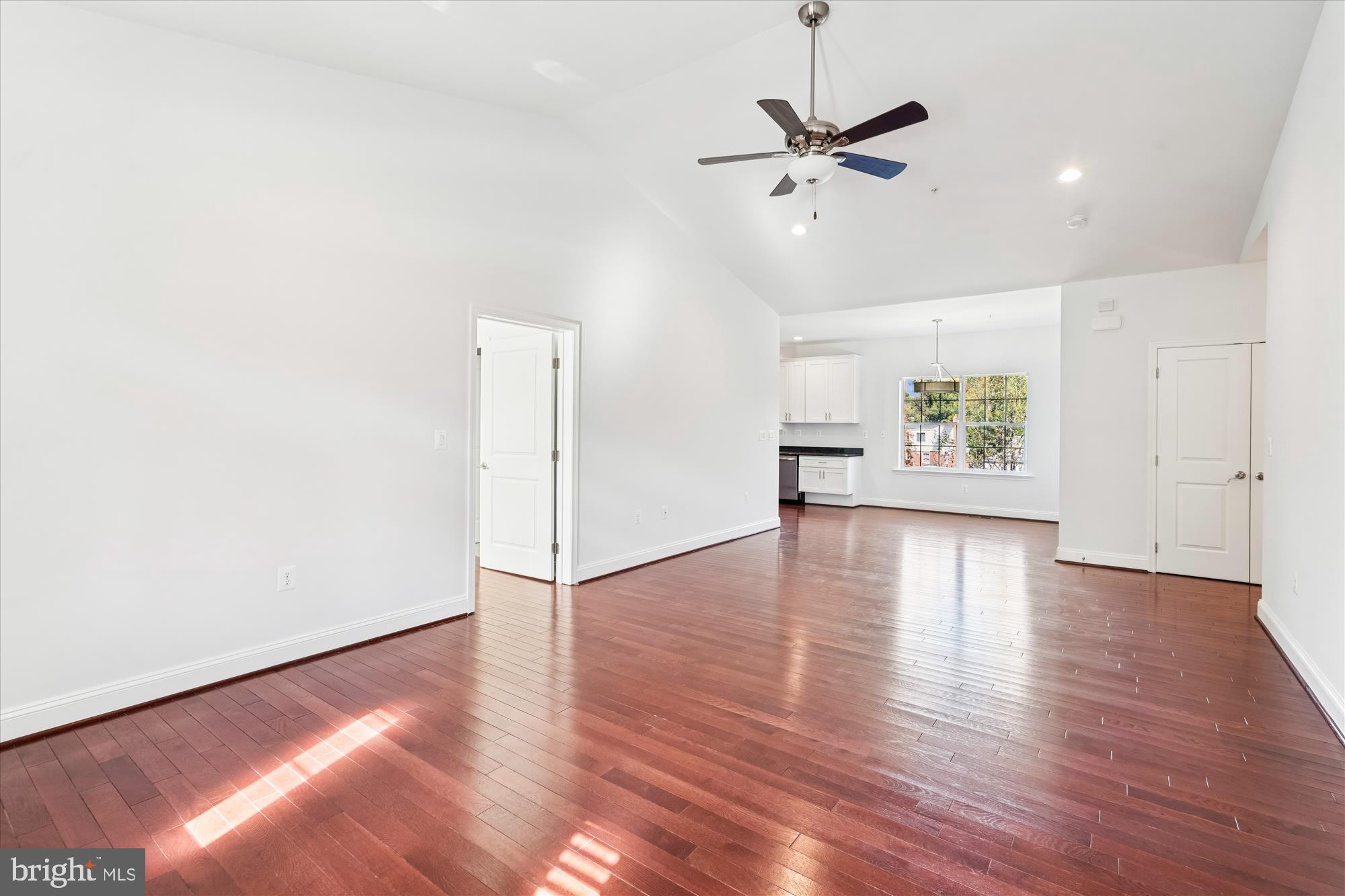 RIVERDALE HEIGHTS - Residential