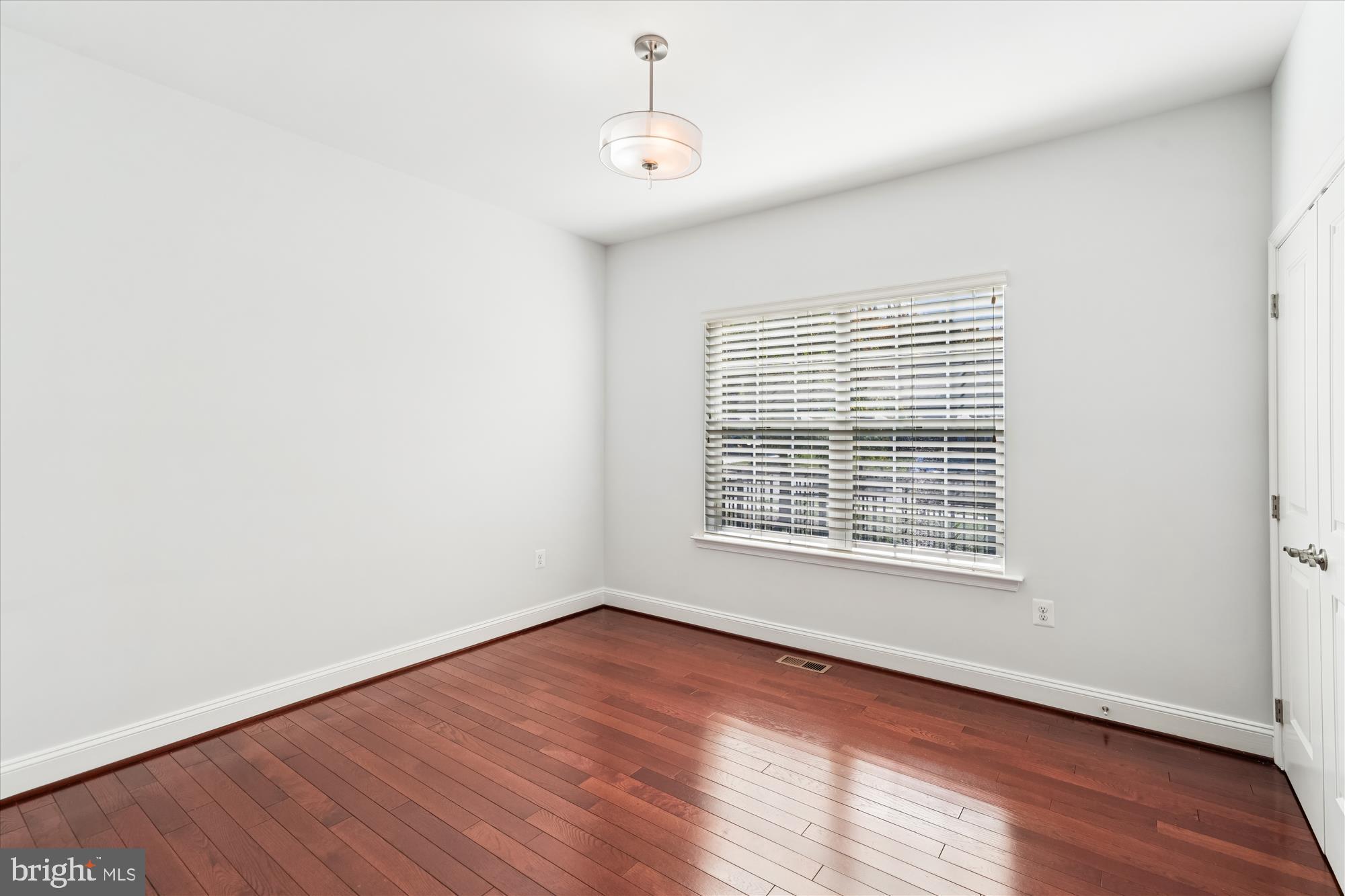 RIVERDALE HEIGHTS - Residential