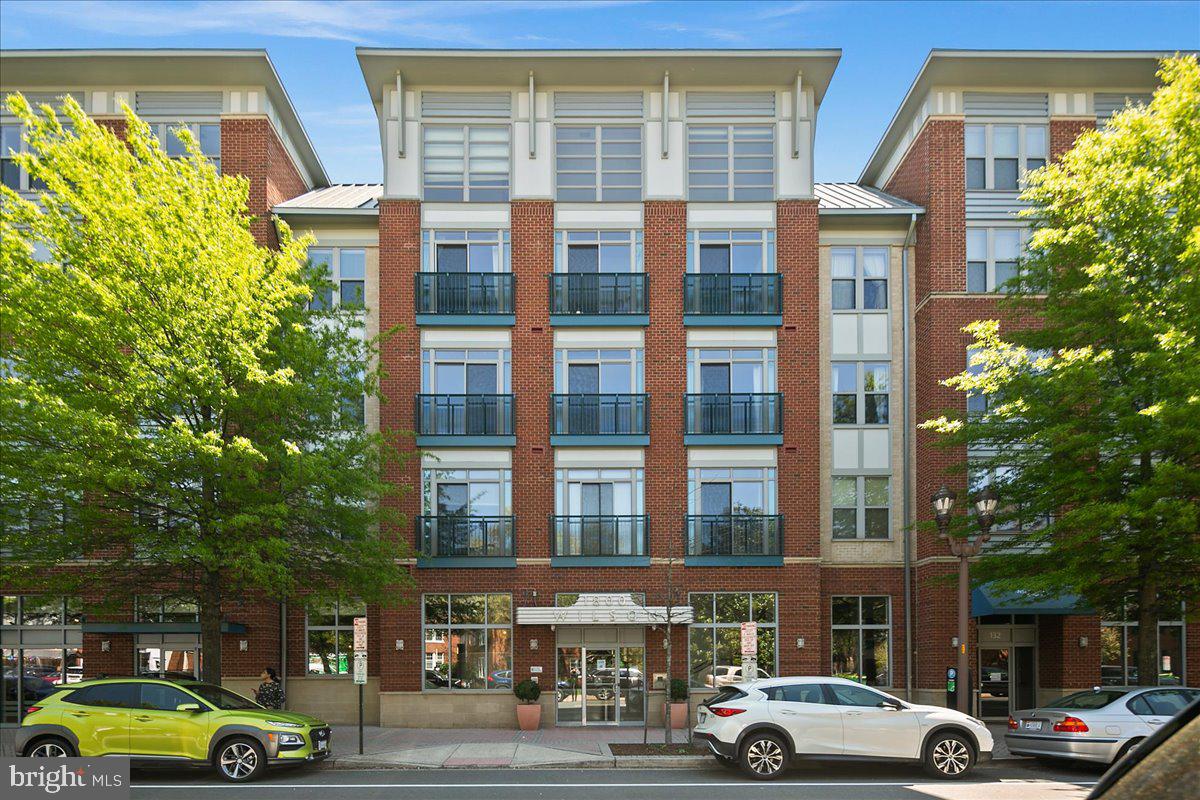 1800 WILSON BOULEVARD 238