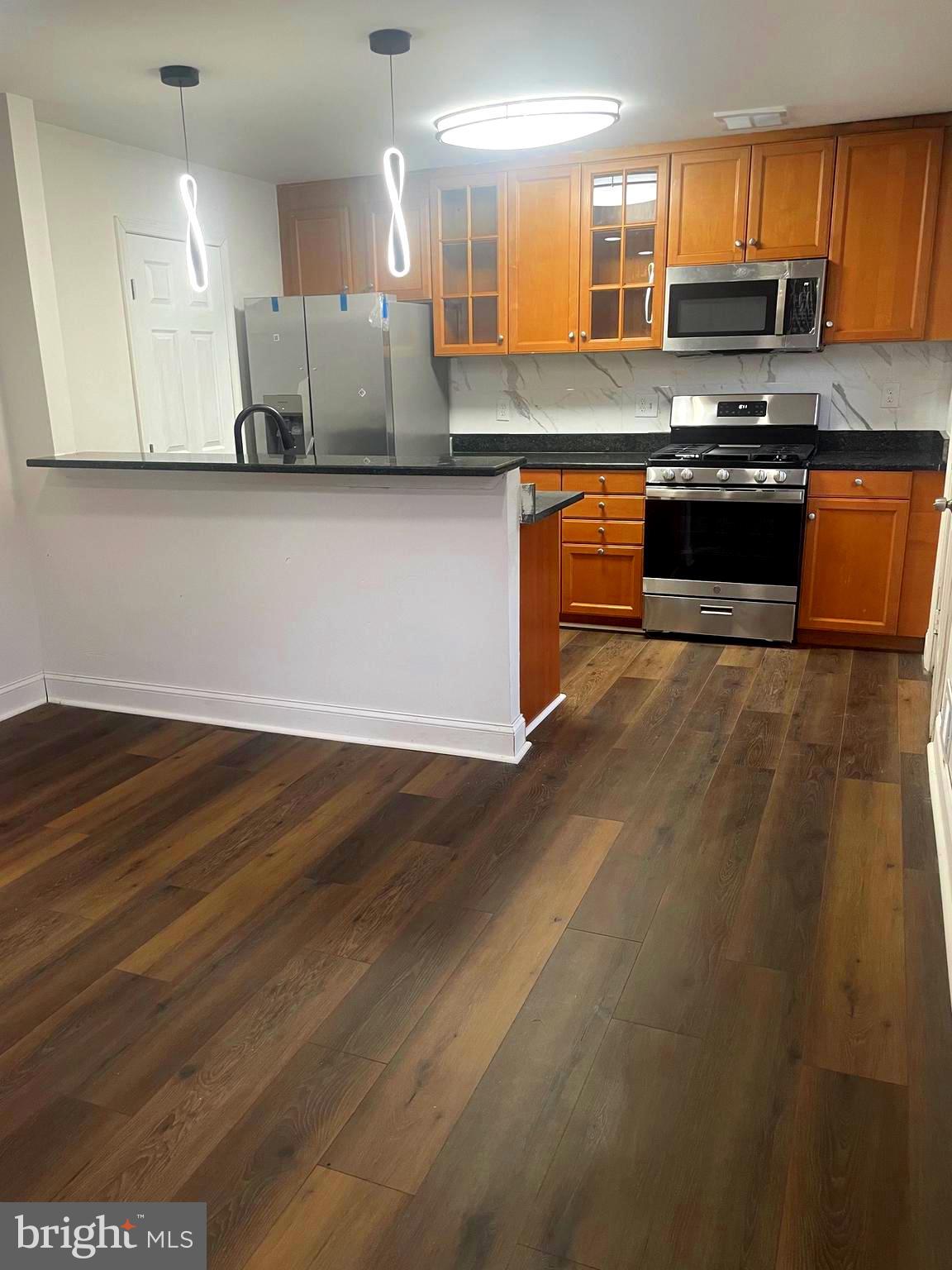 ANDREWS VILLAGE CONDOMIN - Residential