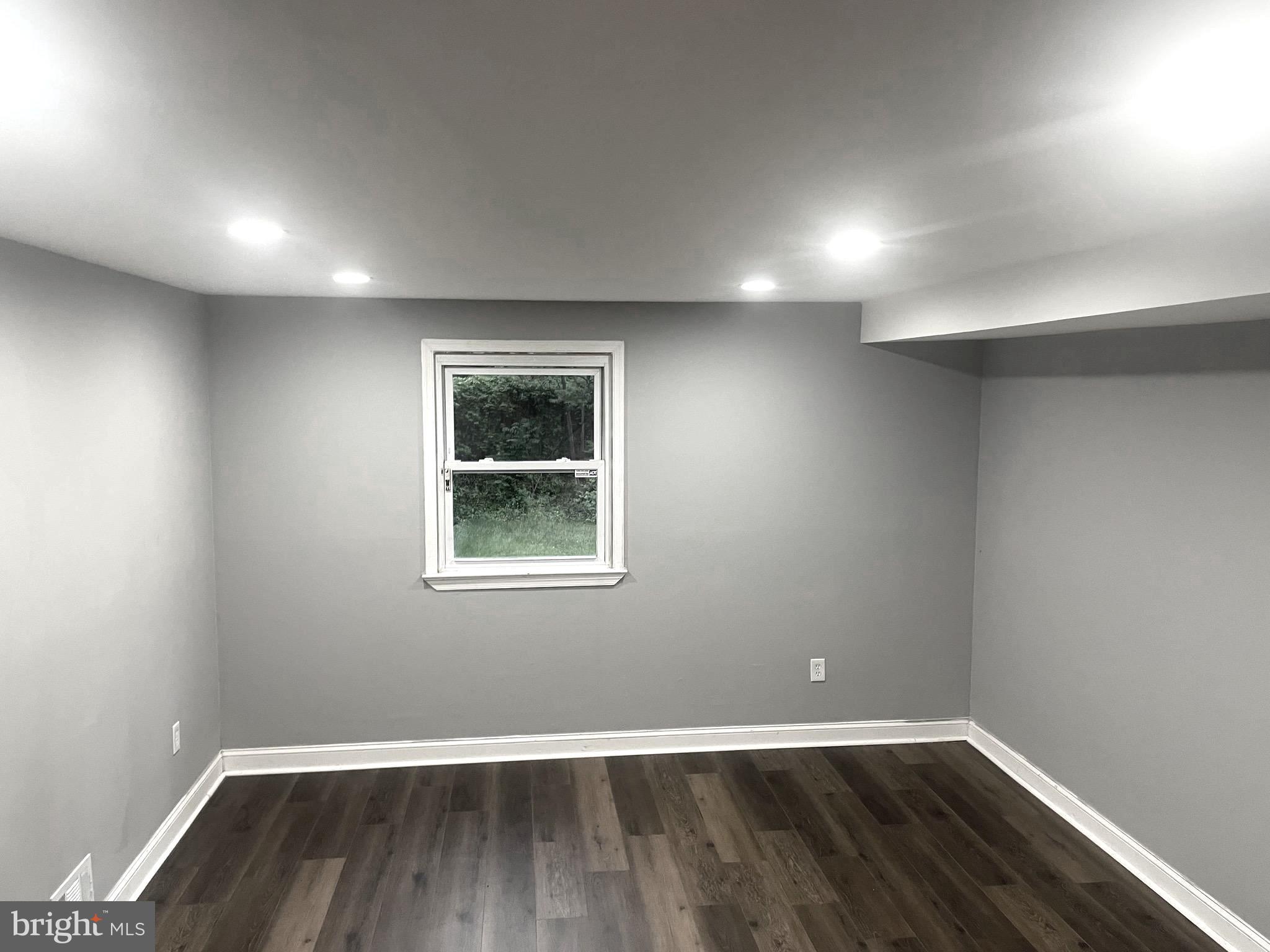 ANDREWS VILLAGE CONDOMIN - Residential