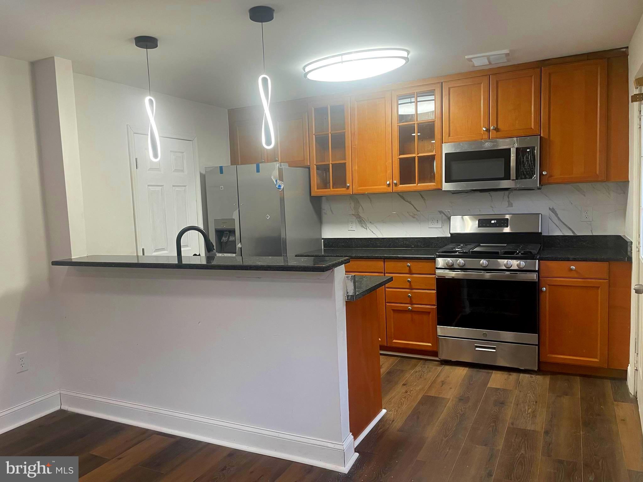 ANDREWS VILLAGE CONDOMIN - Residential