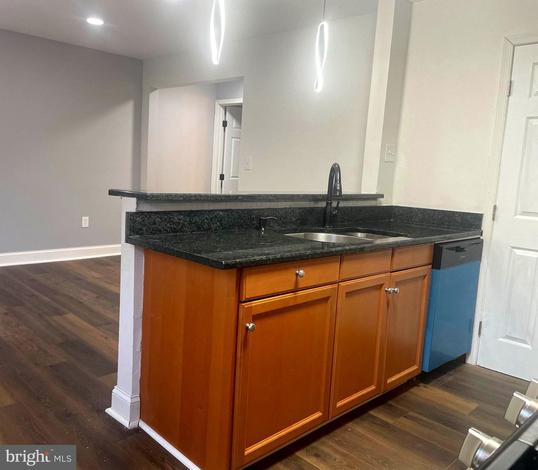 ANDREWS VILLAGE CONDOMIN - Residential