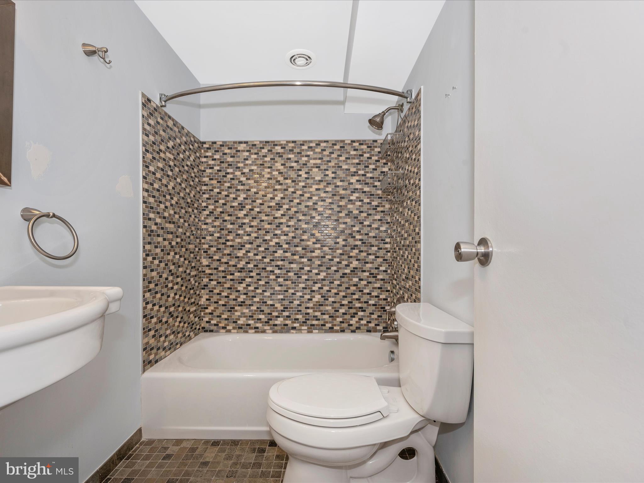 GROSVENOR PARK - Residential Lease